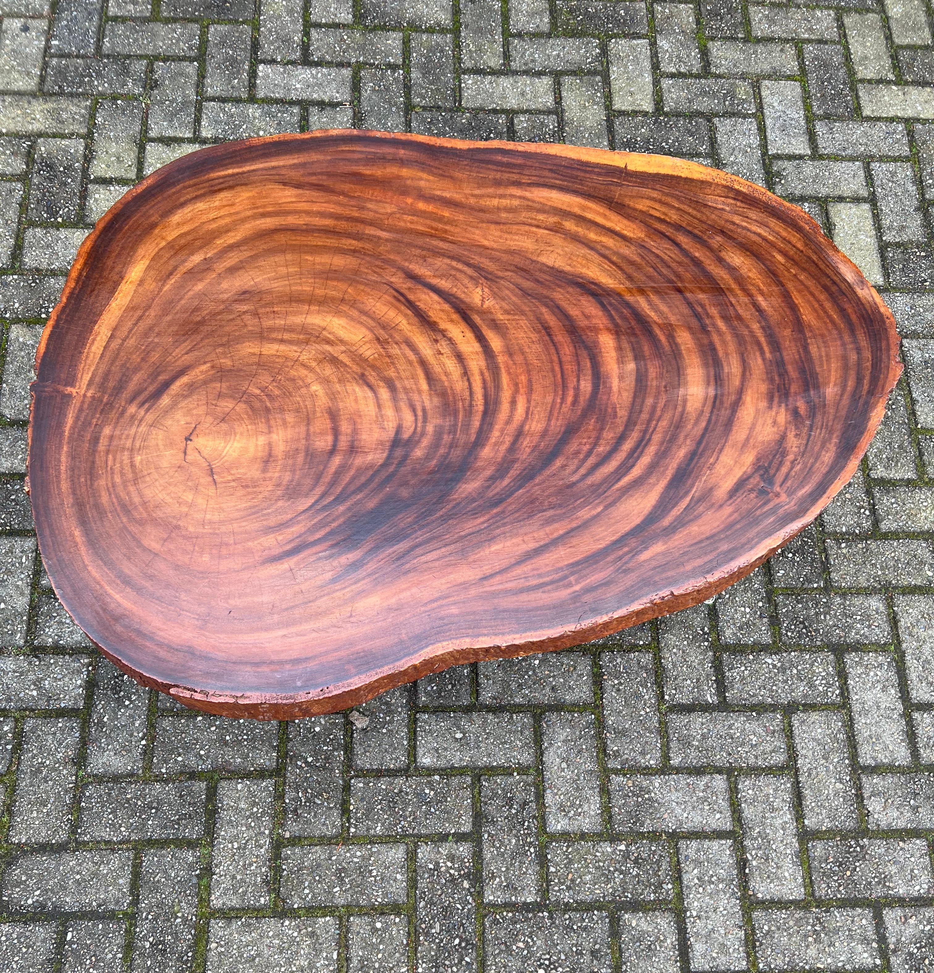 European Midcentury, 1970s Organically Stylish Walnut Wooden Tree Slab Top Coffee Table For Sale