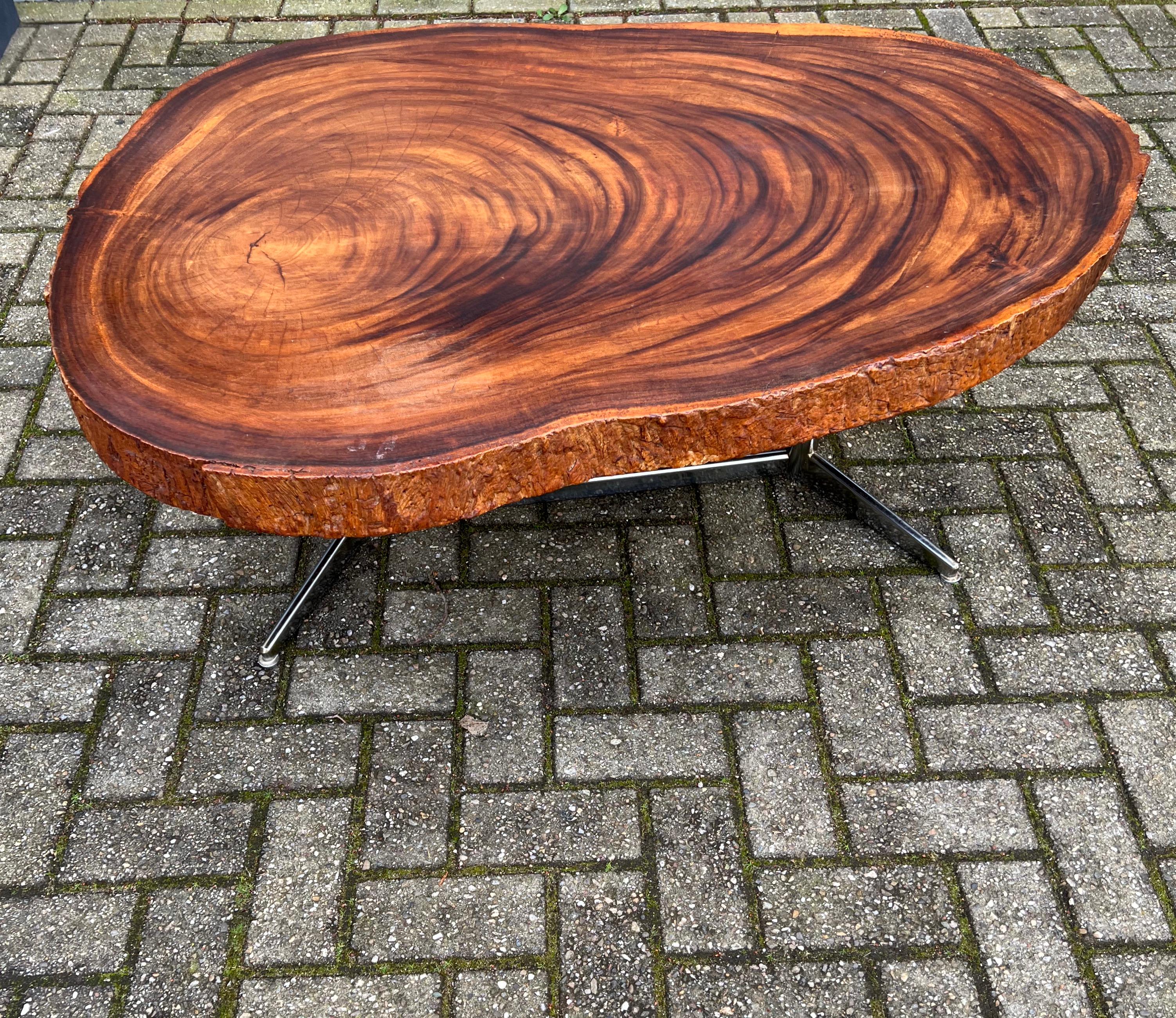 Polished Midcentury, 1970s Organically Stylish Walnut Wooden Tree Slab Top Coffee Table For Sale