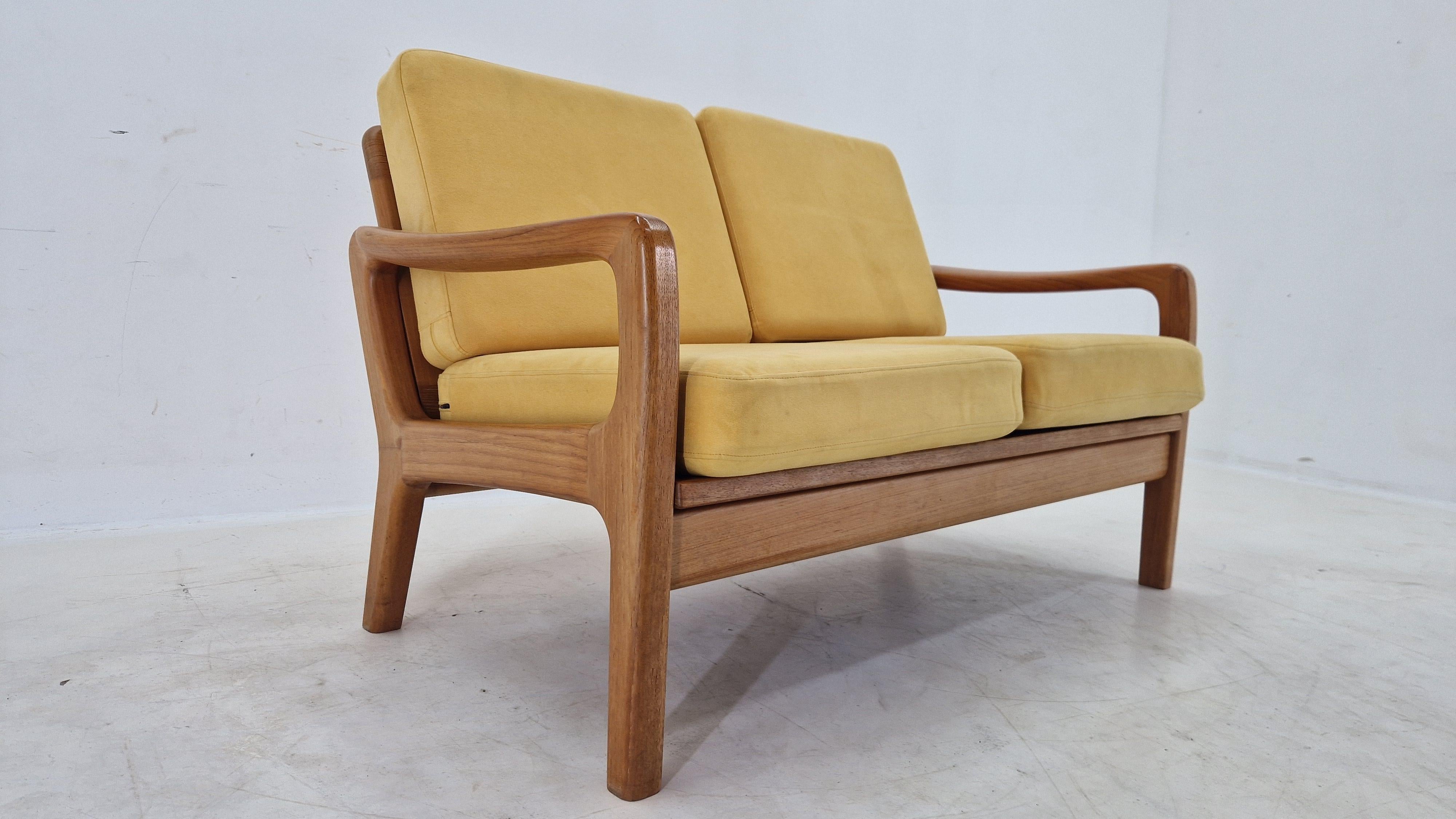 Divano in teak a 2 posti del Medioevo di Juul Kristensen, Danimarca, anni '70 in vendita 2