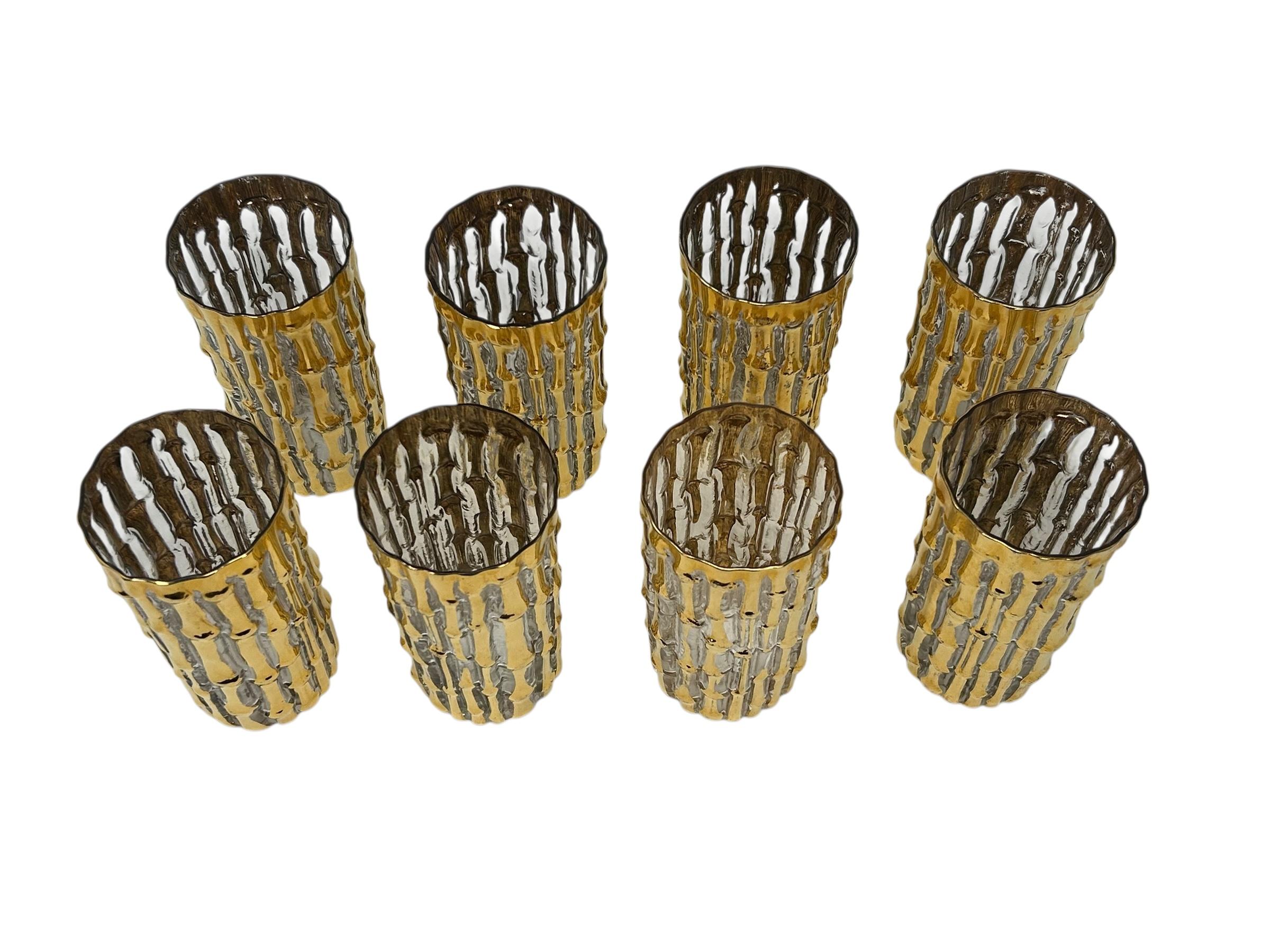 Midcentury 22-Karat Hand bemalt Bambus Highball Becher Satz von 8 c.1950 (Gold) im Angebot