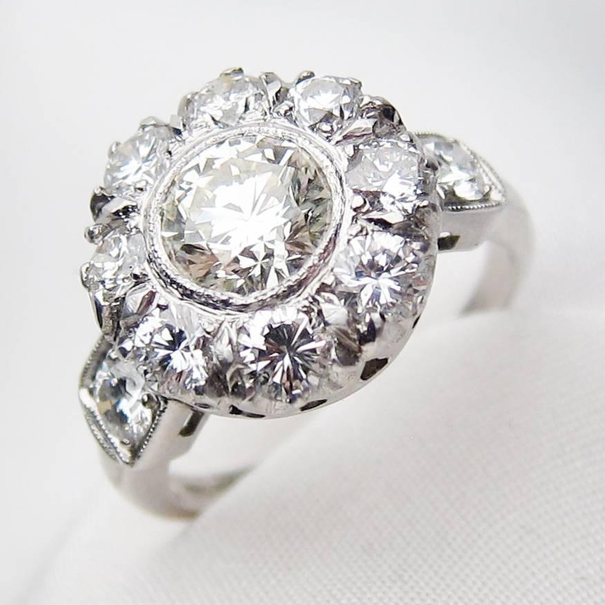 Modernist Midcentury 2.64 Carat Brilliant-Cut Diamond and Platinum Cluster Engagement Ring For Sale