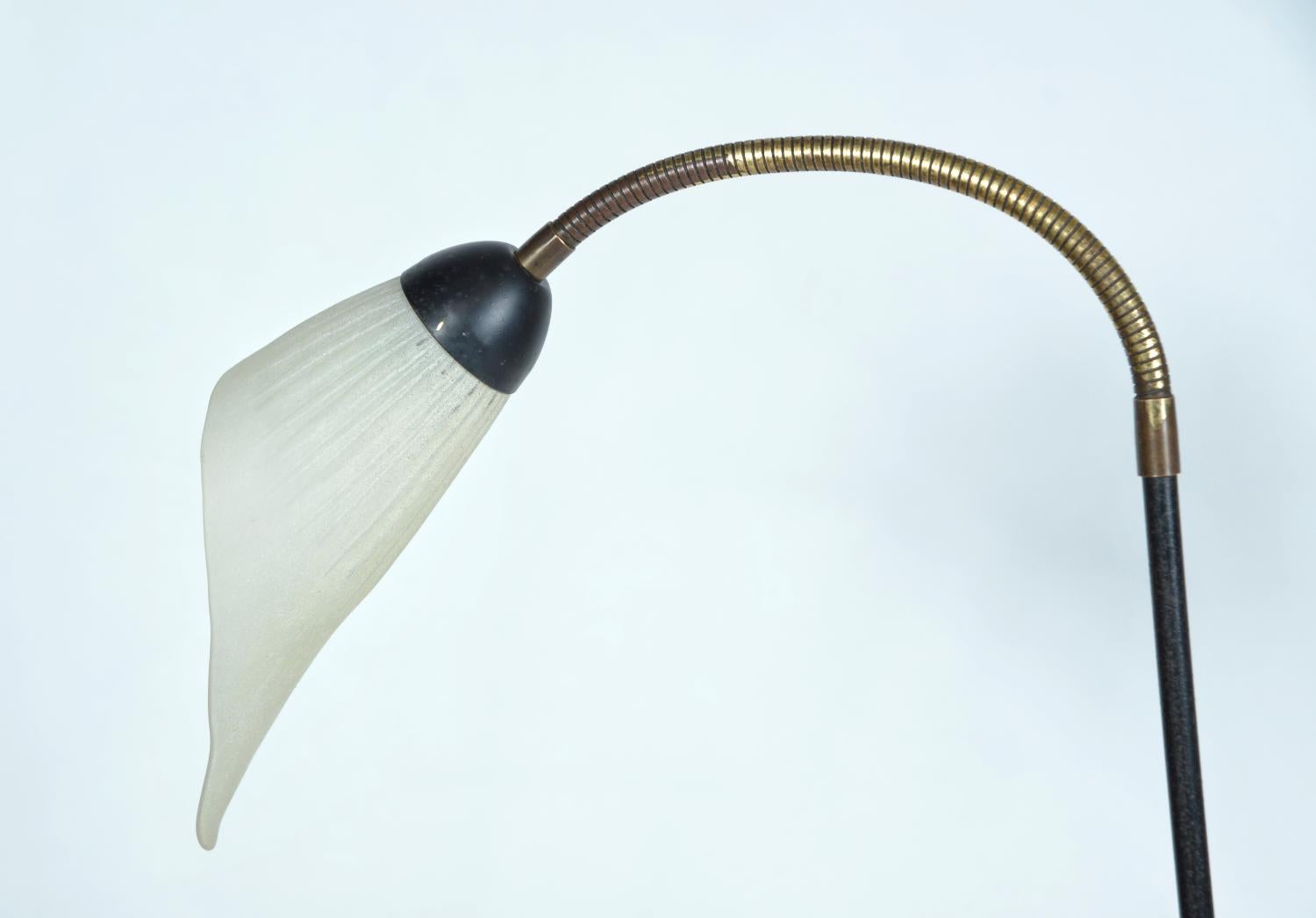 Midcentury 3-Arm Swan-Neck French Tripod Standard Floor Lamp Brass Glass Steel For Sale 11