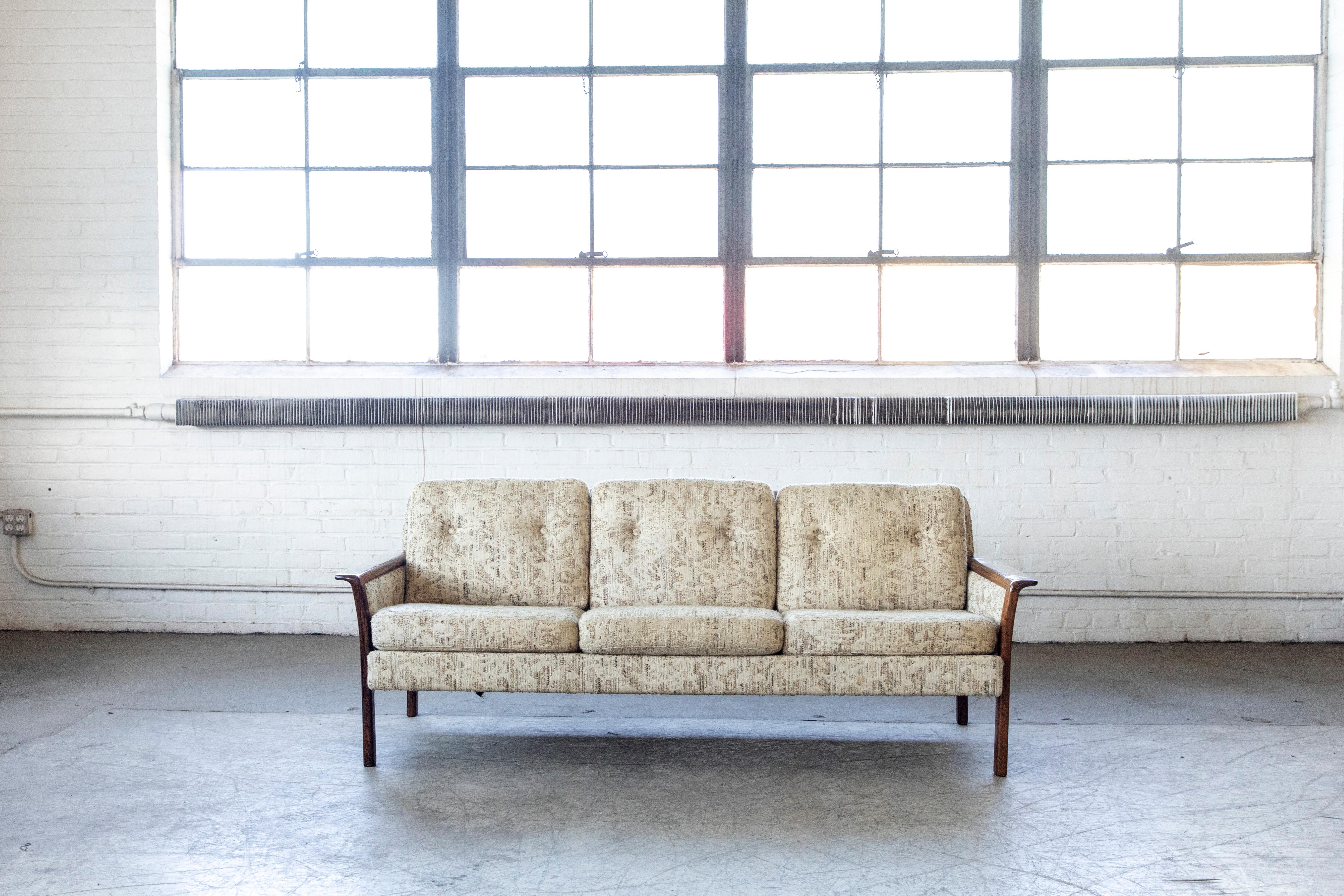 hans olsen sofa