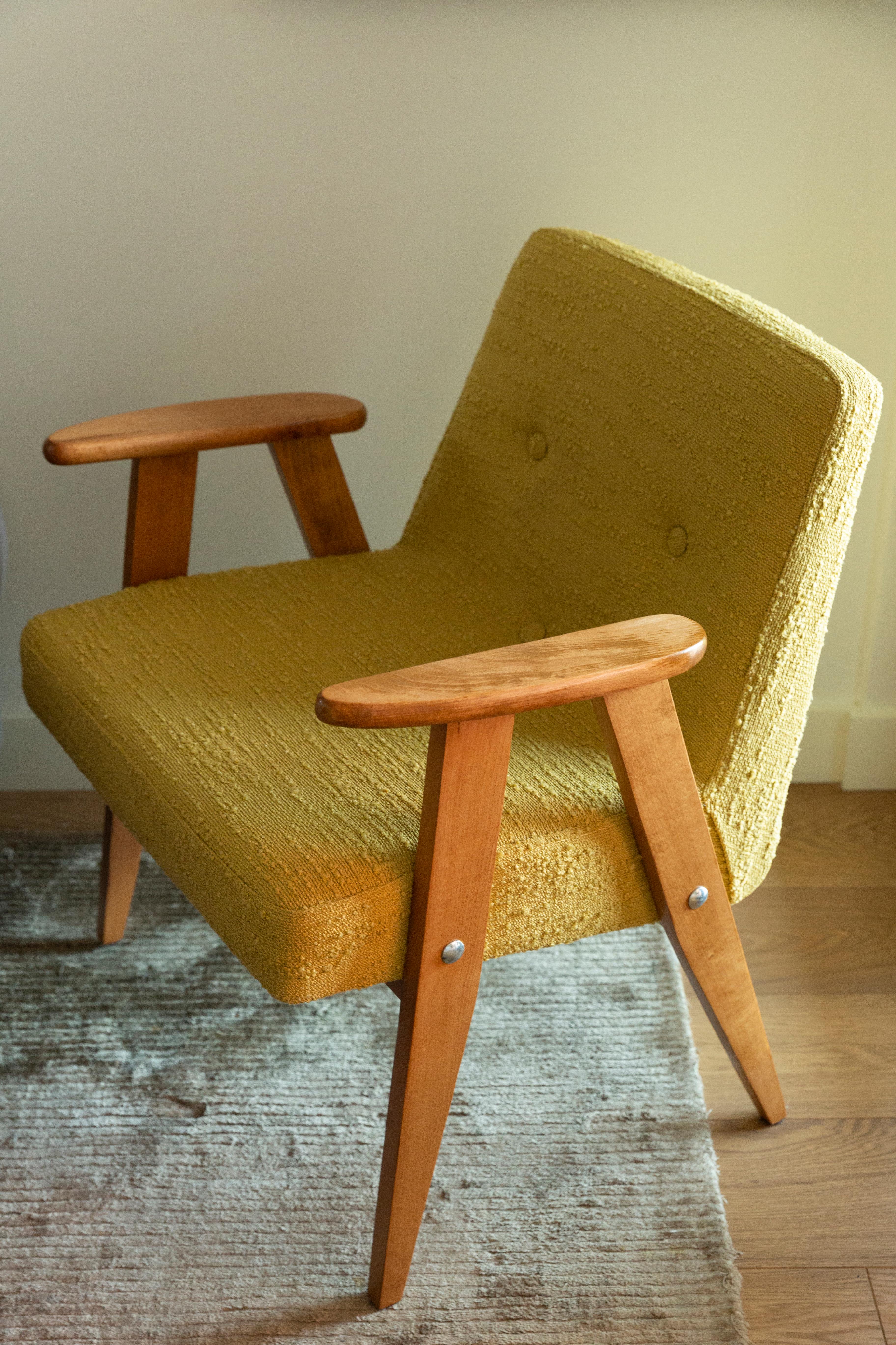 Midcentury 366 Club Armchair in Yellow Boucle, Jozef Chierowski, Europe, 1960s In Excellent Condition For Sale In 05-080 Hornowek, PL