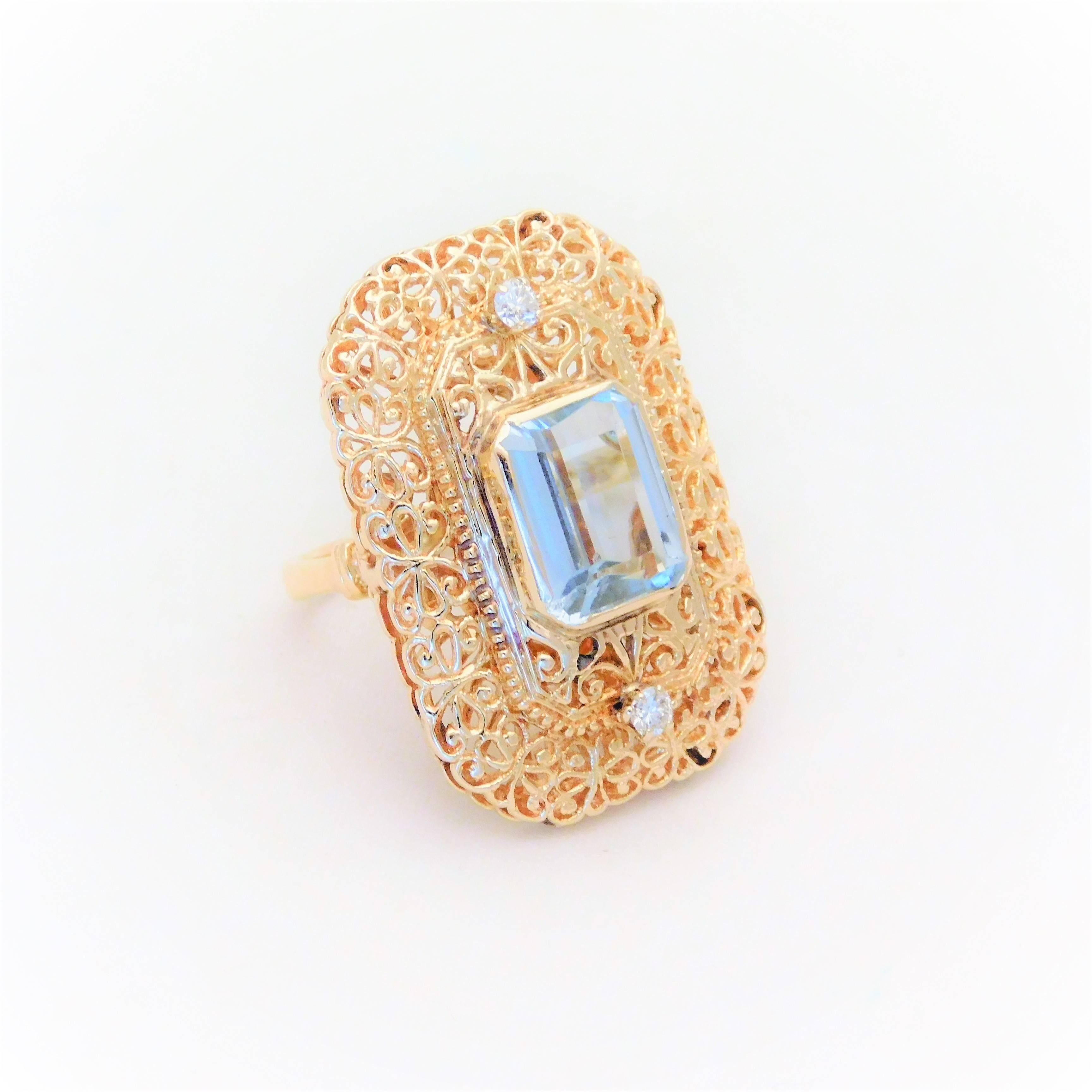Midcentury 5.25 Carat Aquamarine and Diamond 14 Karat Gold Statement Ring 4