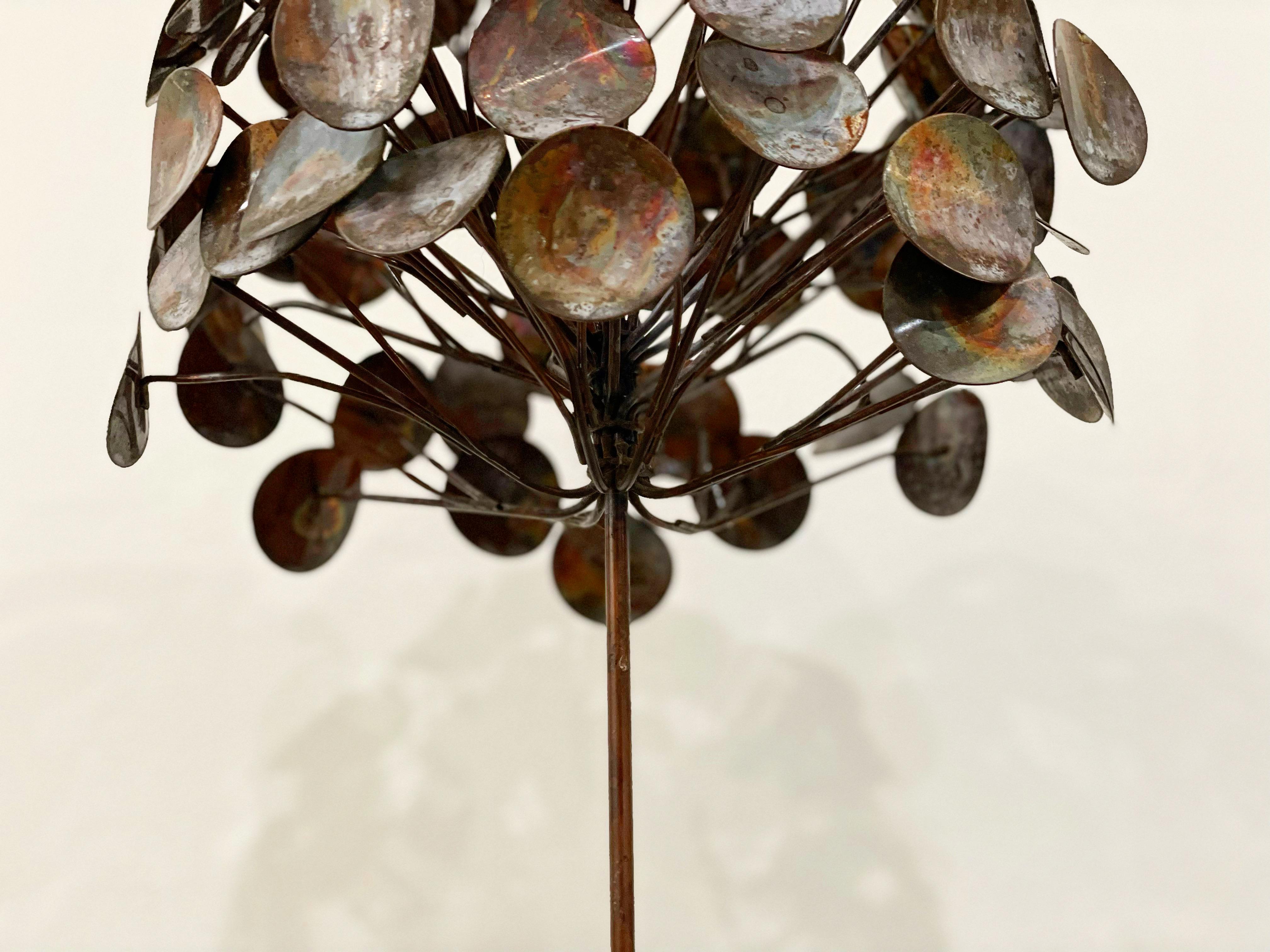 Mid-Century Abstract Brutalist Metal Art Flower Sculpture, After Curtis Jere In Good Condition For Sale In Decatur, GA
