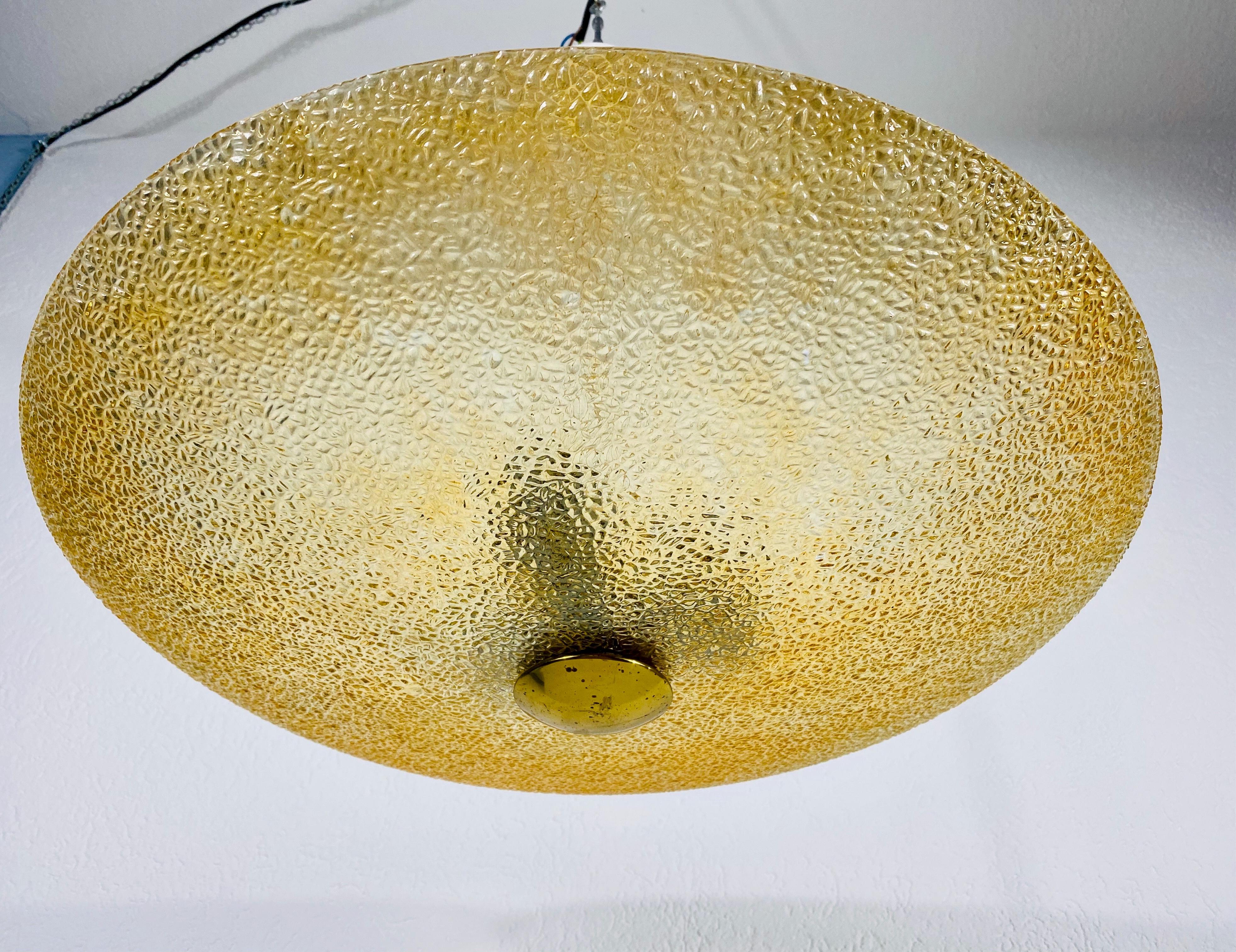Mid-Century Modern Lampe à suspension en verre acrylique du milieu du siècle dernier attribuée à Boris Lacroix, années 1960 en vente