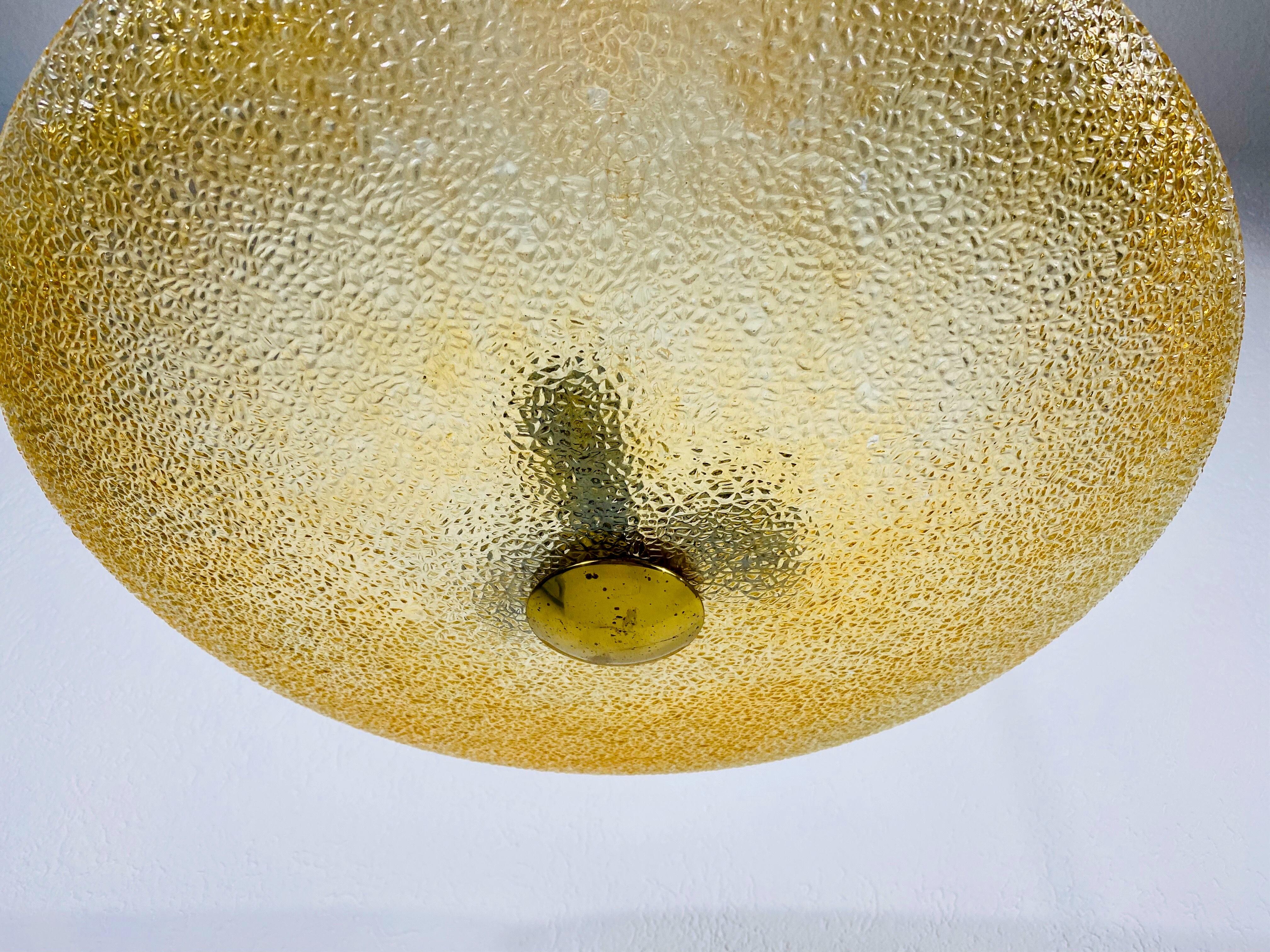 Européen Lampe à suspension en verre acrylique du milieu du siècle dernier attribuée à Boris Lacroix, années 1960 en vente