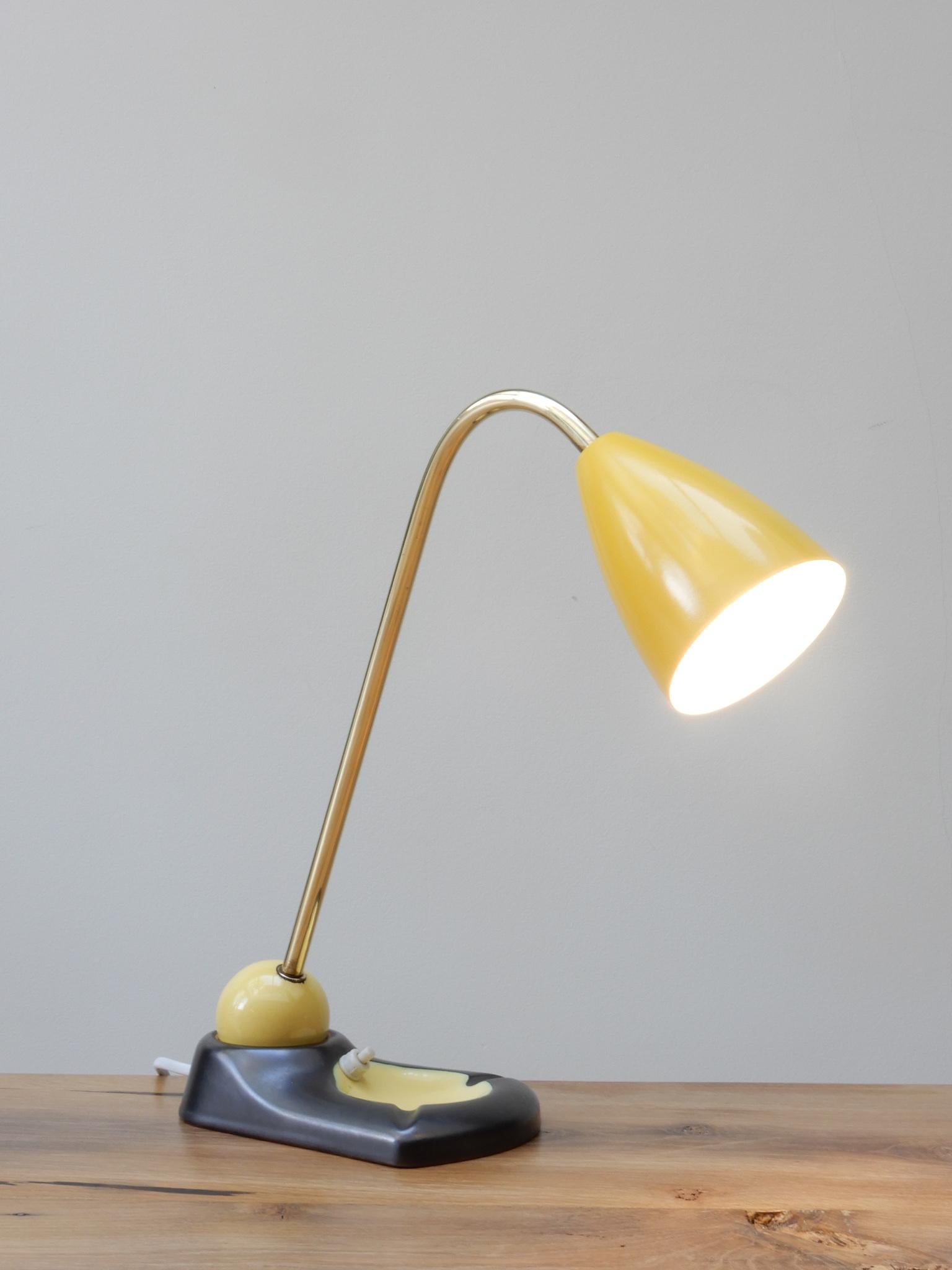 Midcentury Adjustable Brass Table Lamp and Vide Poche with a Yellow Metal Shade For Sale 2