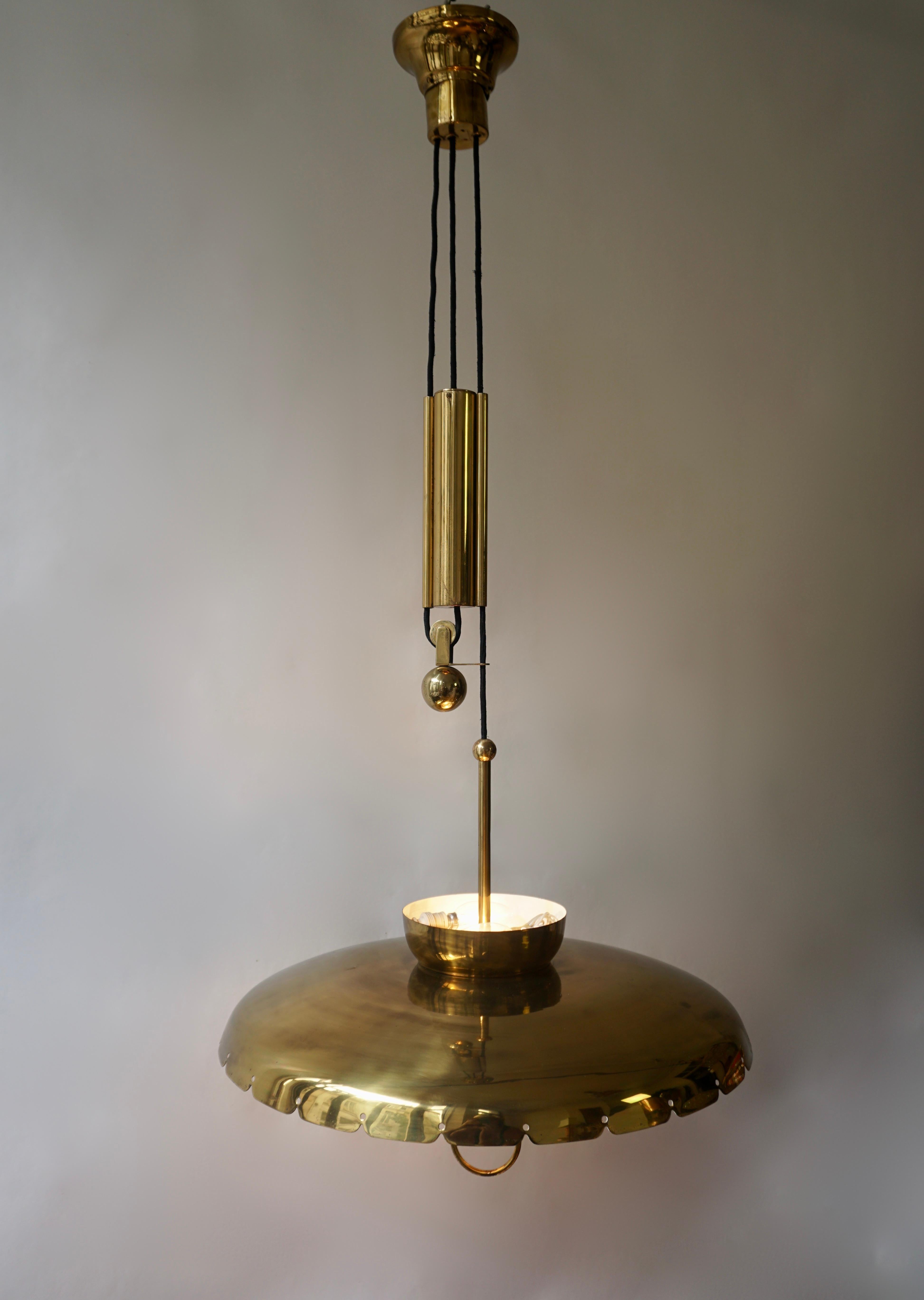 Italian Midcentury Adjustable Counterweight Brass and Glass Pendant Lamp, 1960s 1970s