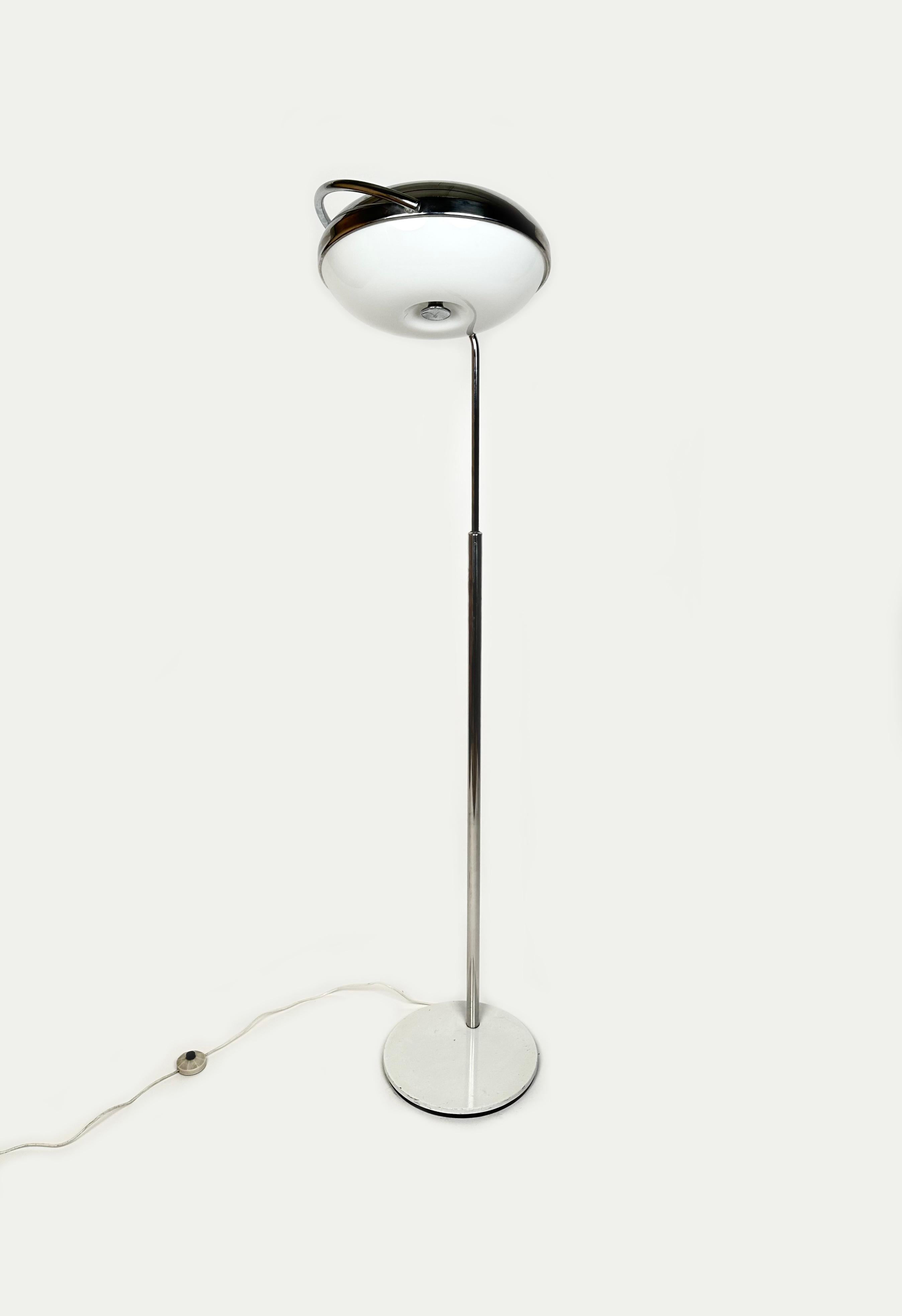 Midcentury Adjustable Floor Lamp in Chrome & Plexiglass by Reggiani, Italy 1970s For Sale 3