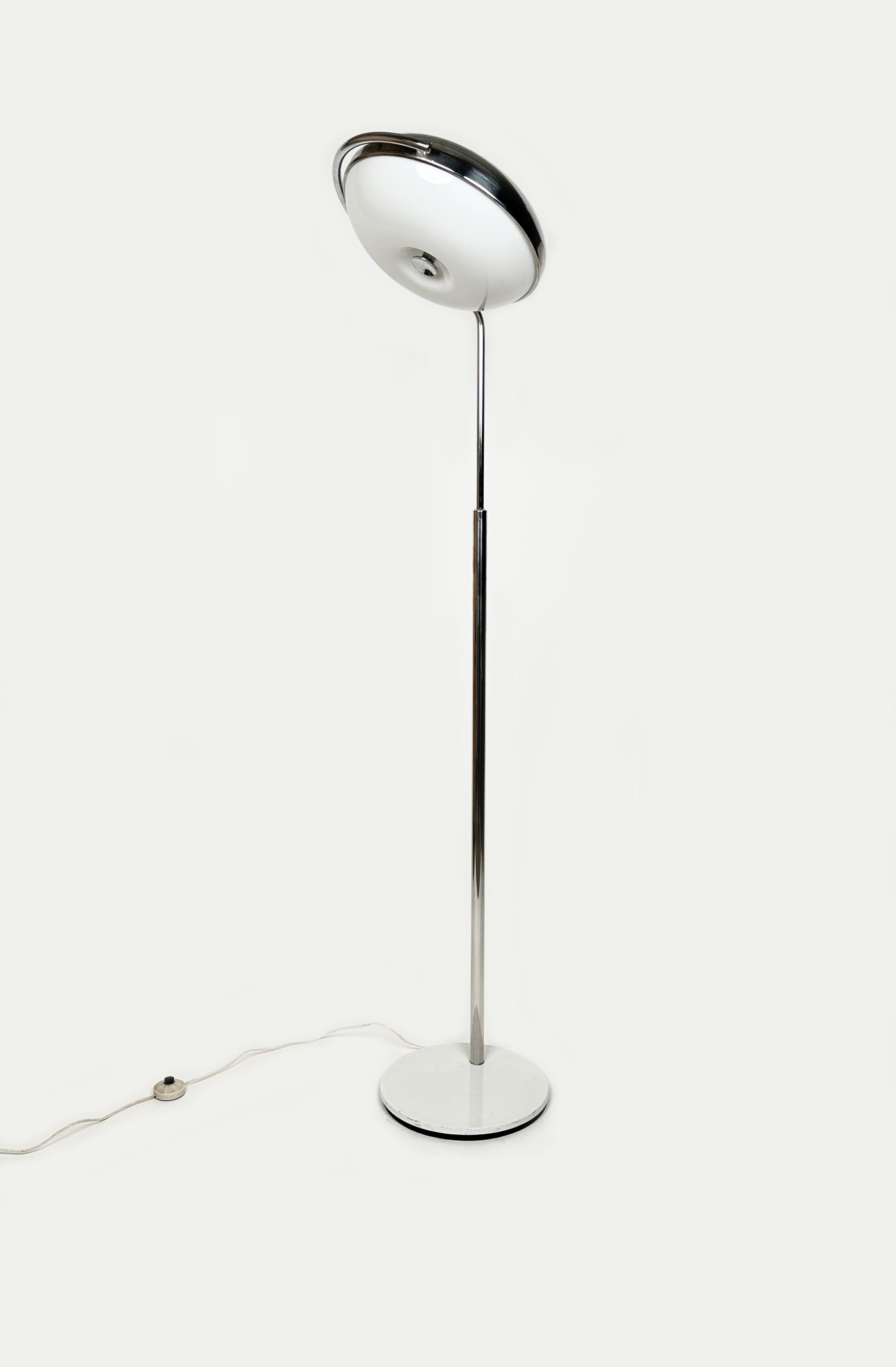 Late 20th Century Midcentury Adjustable Floor Lamp in Chrome & Plexiglass by Reggiani, Italy 1970s For Sale