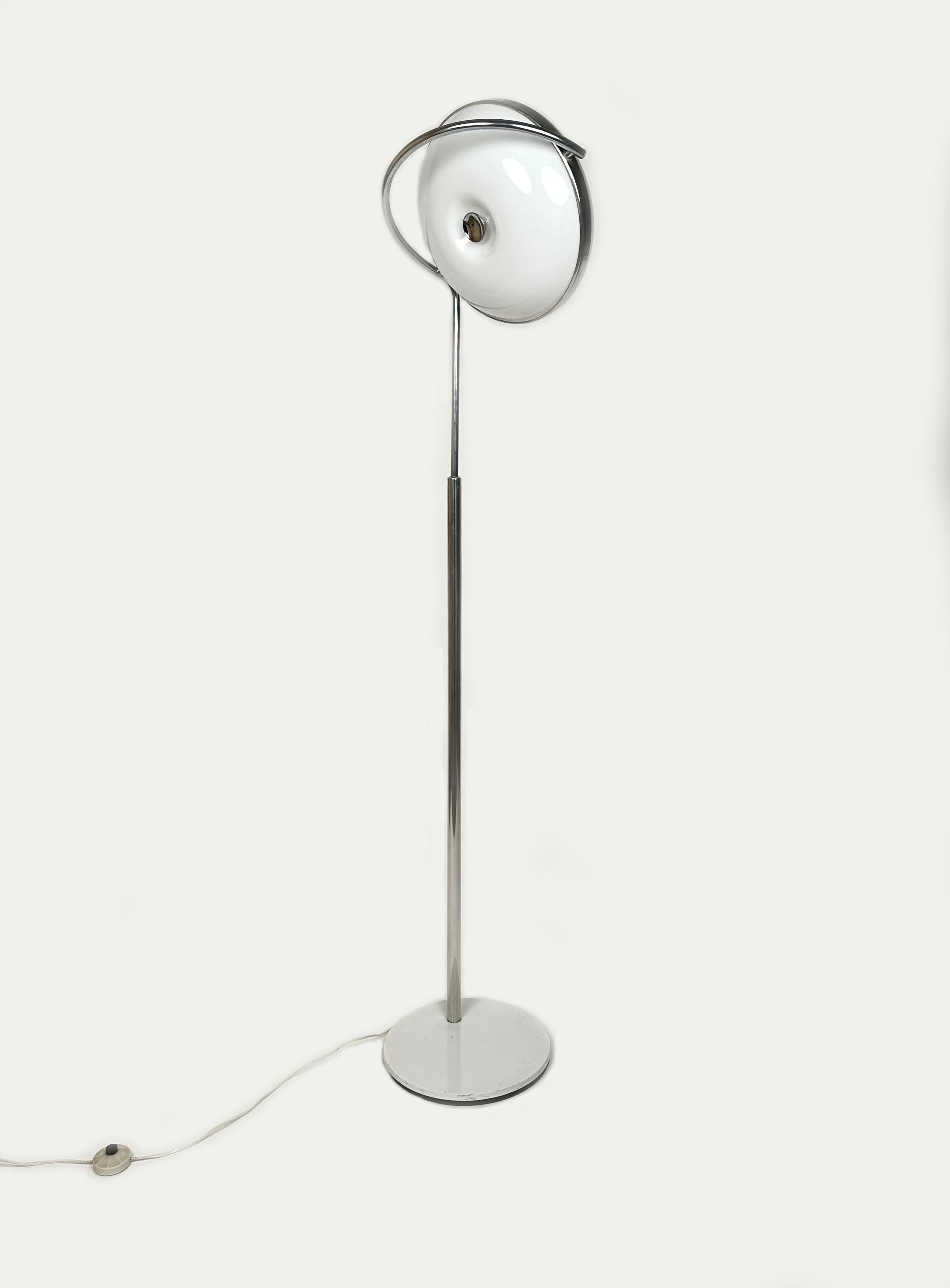 Metal Midcentury Adjustable Floor Lamp in Chrome & Plexiglass by Reggiani, Italy 1970s For Sale