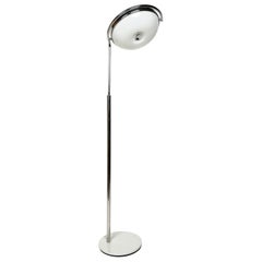 Lampadaire réglable du milieu du siècle dernier en chrome et plexiglas de Reggiani, Italie, années 1970