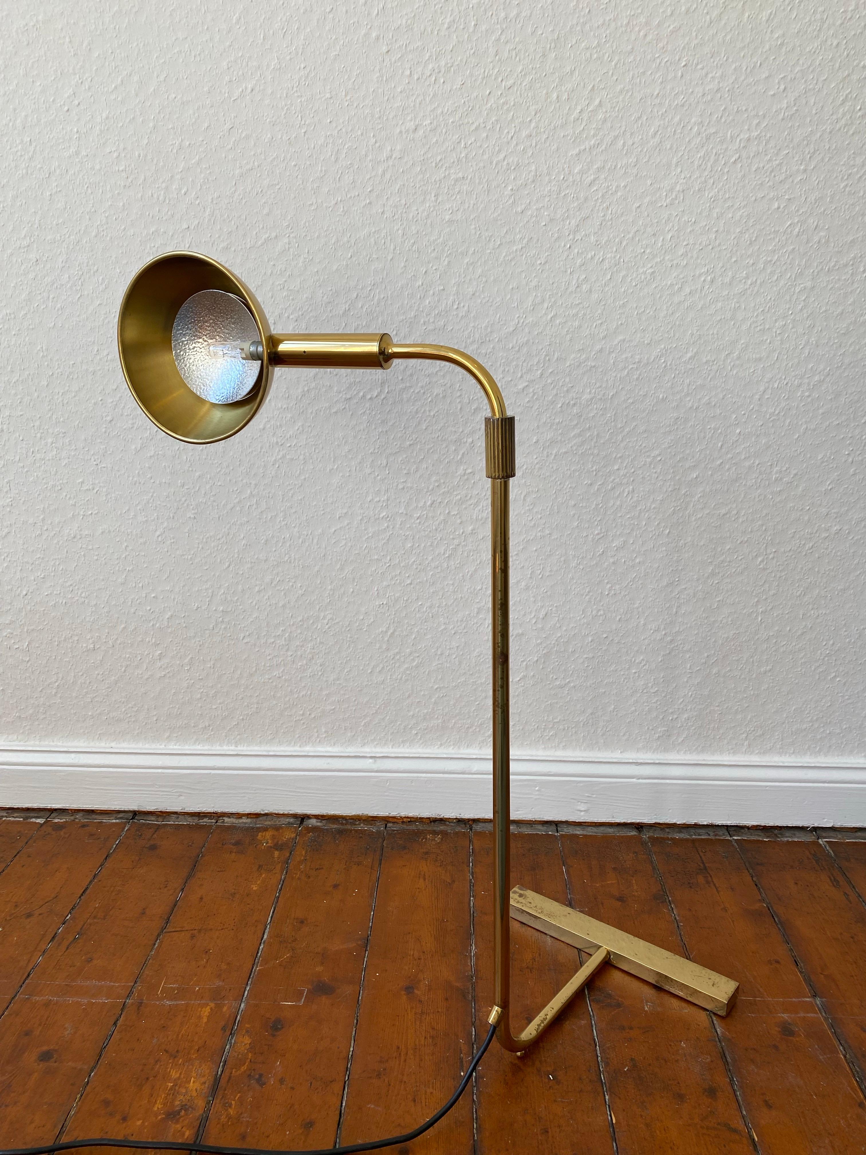 Allemand Midcentury  Lampe de lecture réglable en laiton doré par Florian Schulz en vente