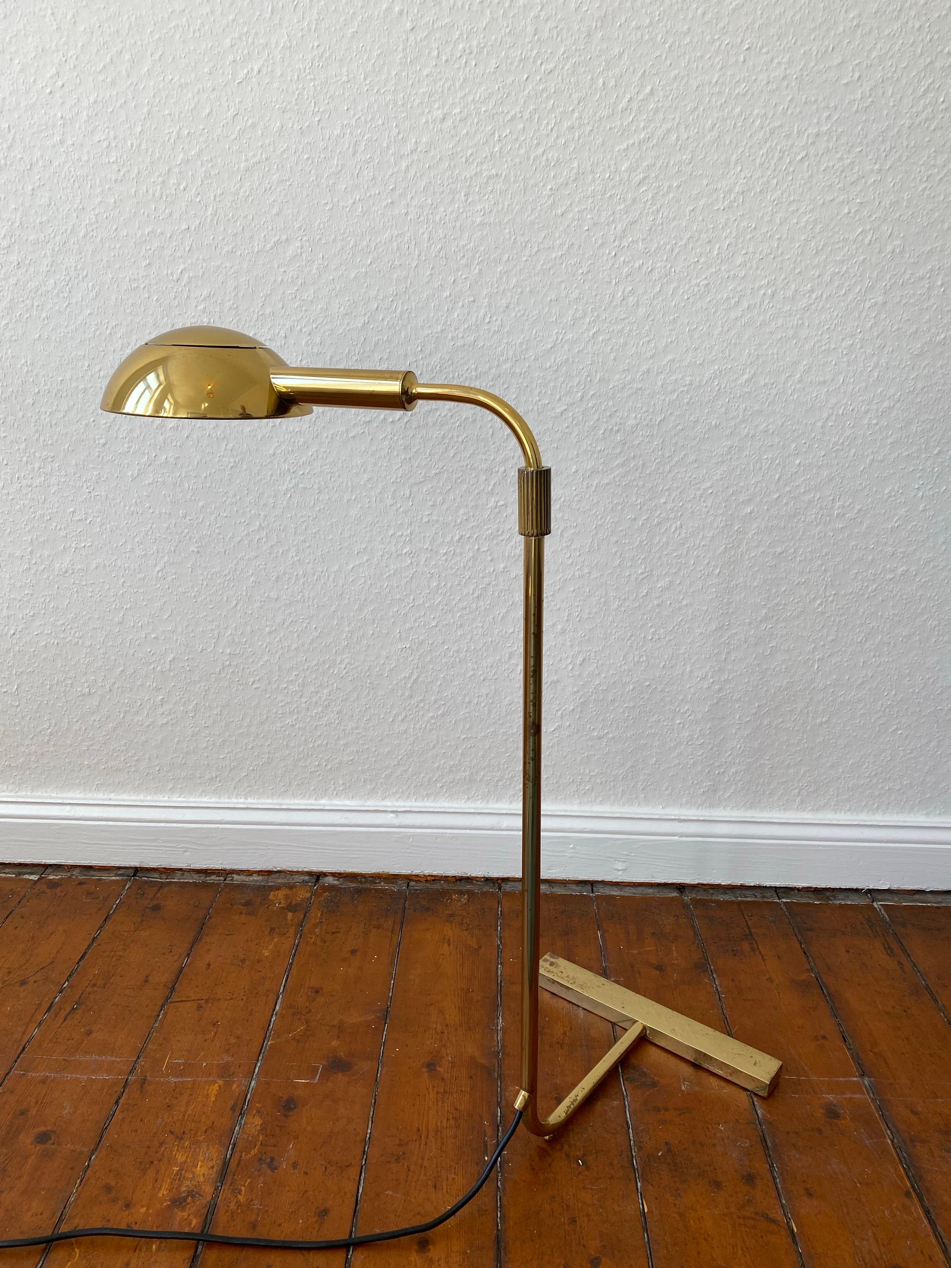 Midcentury  Lampe de lecture réglable en laiton doré par Florian Schulz Bon état - En vente à Halle, DE