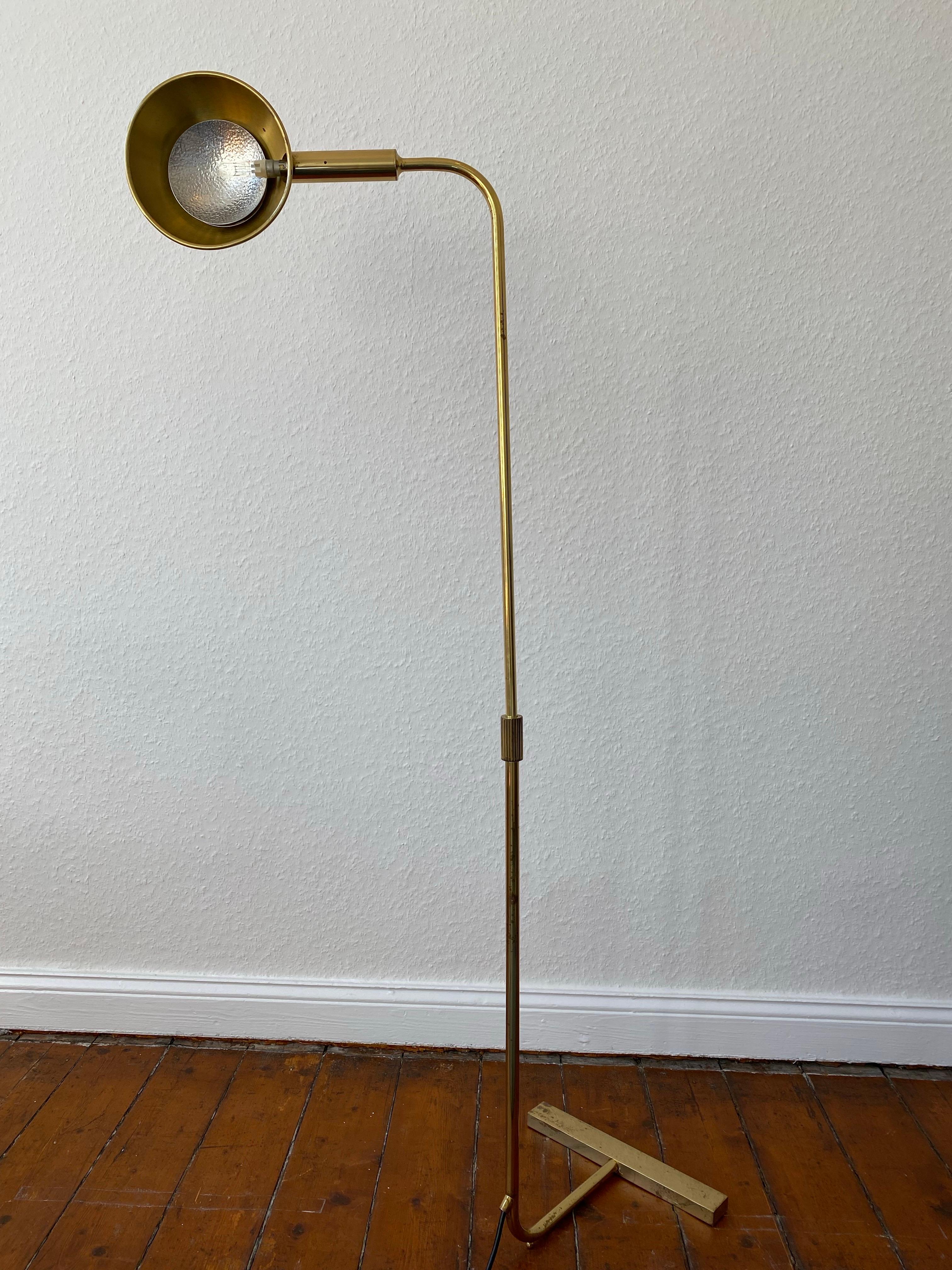 Fin du 20e siècle Midcentury  Lampe de lecture réglable en laiton doré par Florian Schulz en vente