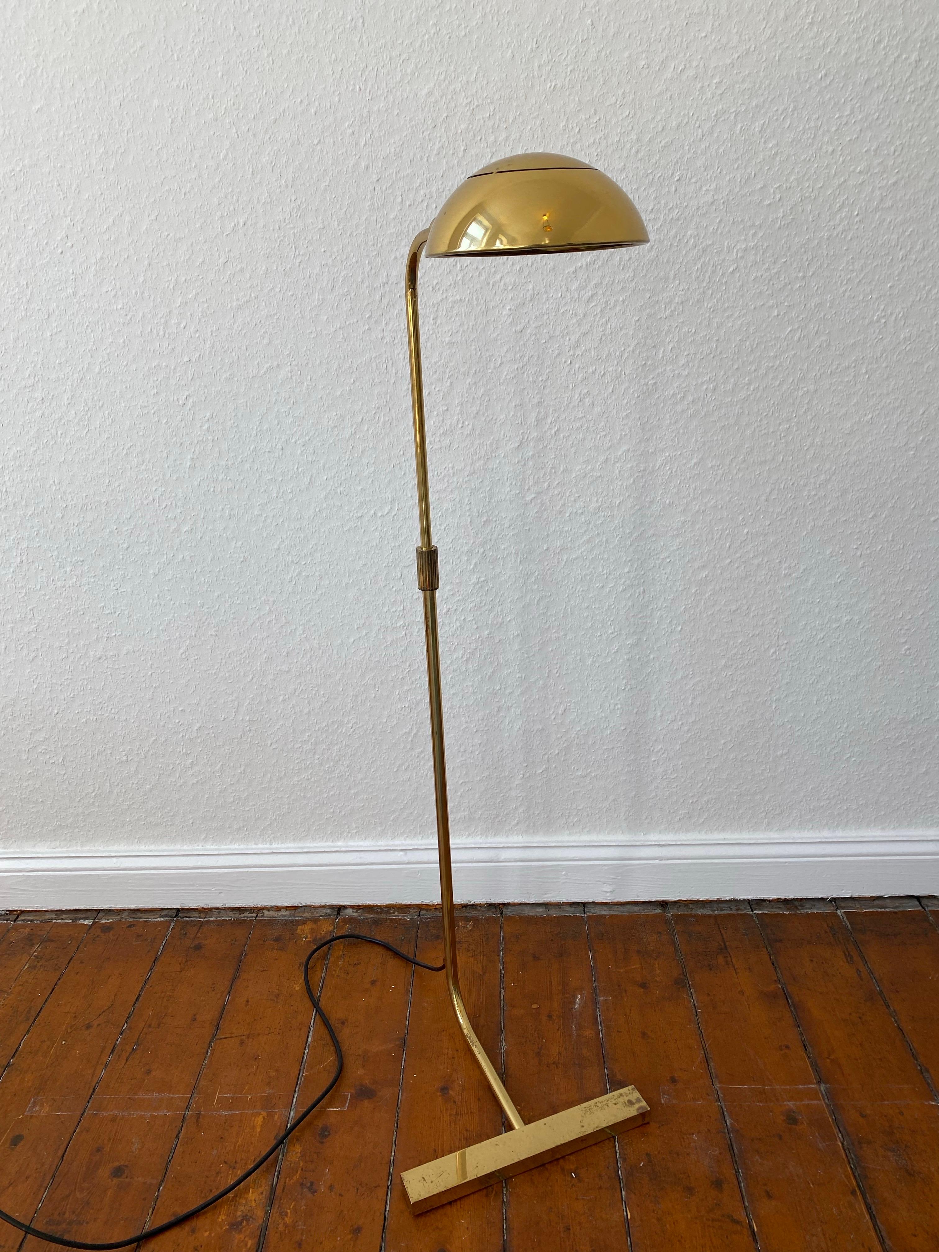 Midcentury  Lampe de lecture réglable en laiton doré par Florian Schulz en vente 2