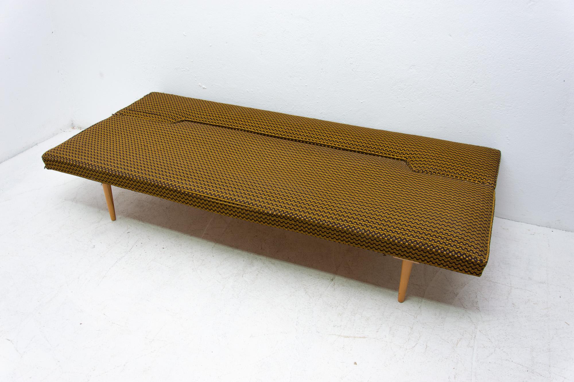 Midcentury Adjustable Sofa Bench by Miroslav Navrátil, 1960s, Czechoslovakia 4