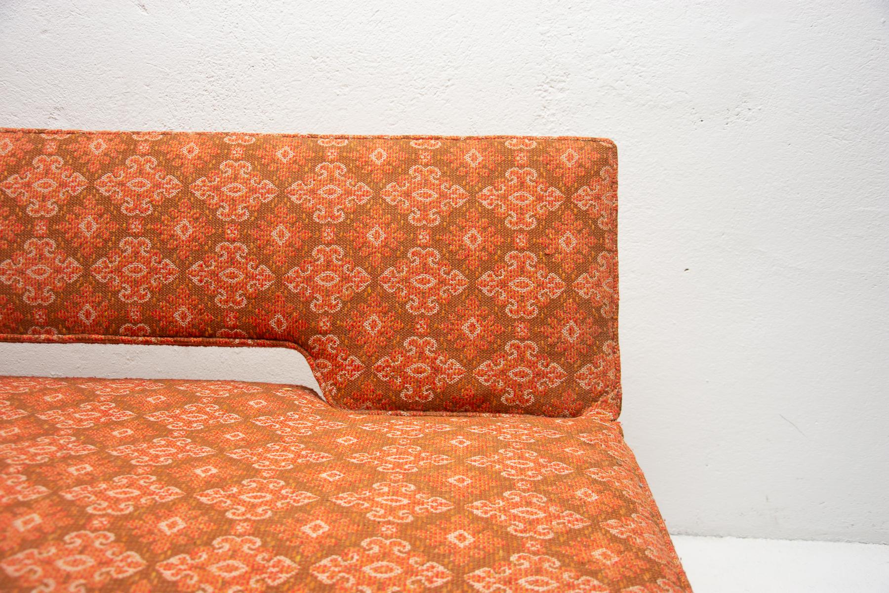 Midcentury adjustable sofa-bench by Miroslav Navrátil, 1960s, Czechoslovakia 2