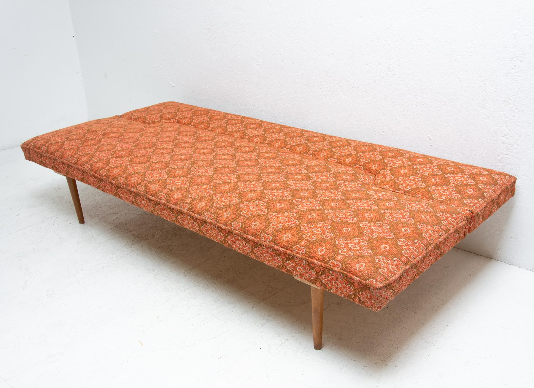 Midcentury adjustable sofa-bench by Miroslav Navrátil, 1960s, Czechoslovakia 6