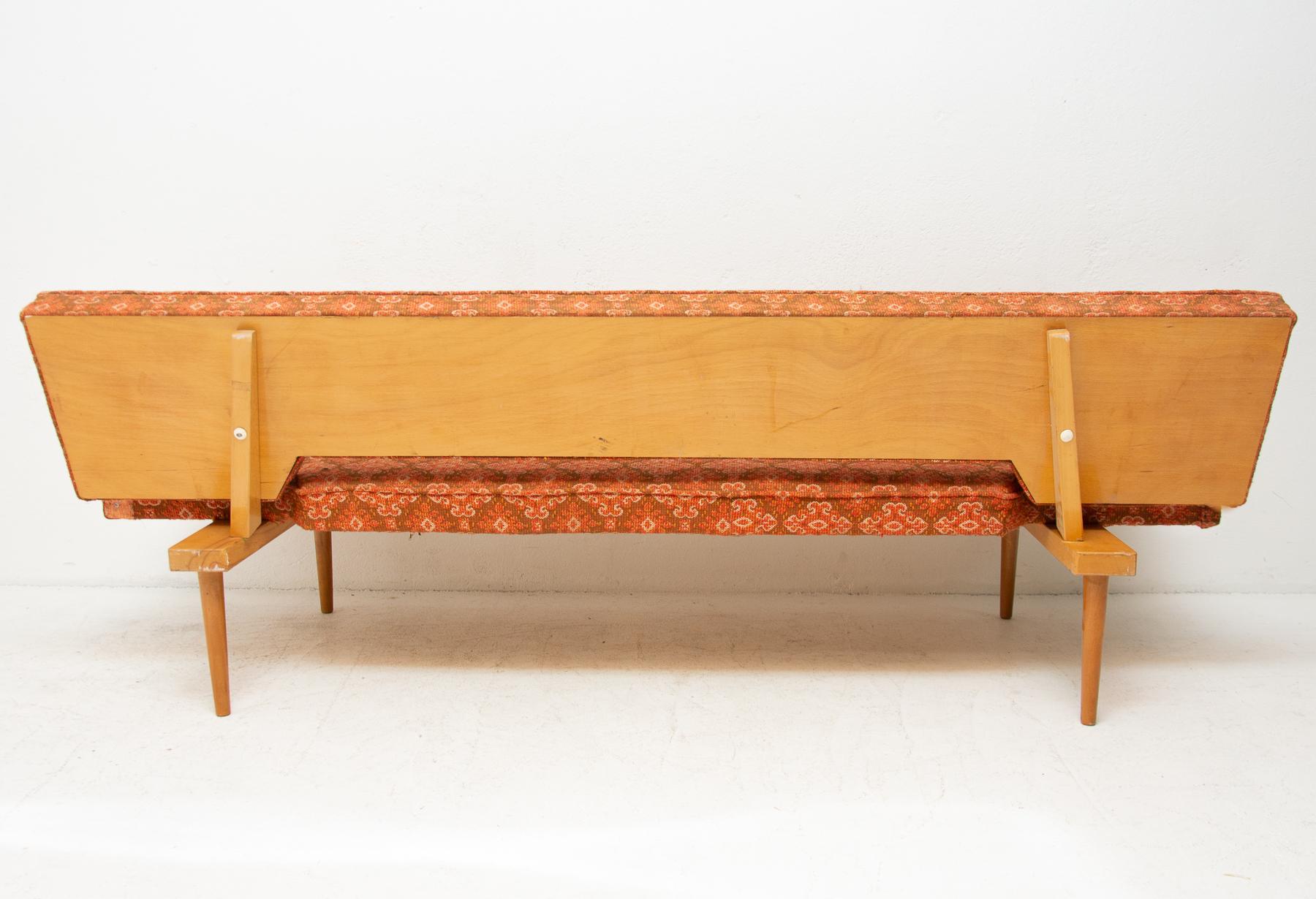 Midcentury adjustable sofa-bench by Miroslav Navrátil, 1960s, Czechoslovakia 9