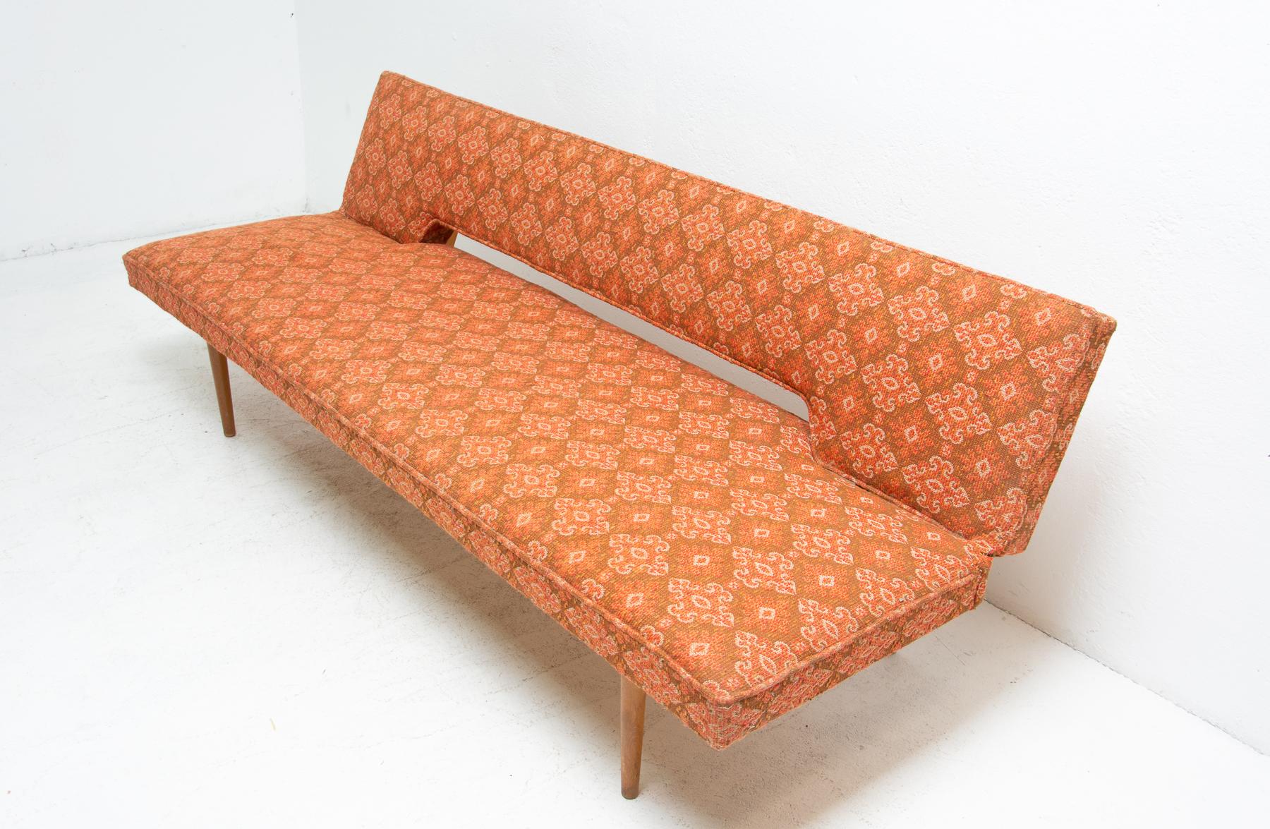 Midcentury Adjustable Sofa-Bench by Miroslav Navrátil, 1960s, Czechoslovakia In Good Condition In Prague 8, CZ