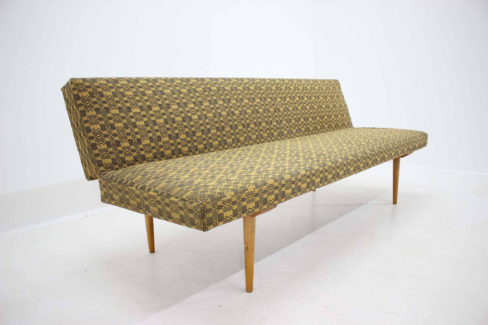 Verstellbares Sofa aus der Mitte des Jahrhunderts entworfen von Miroslav Navrtil, 1960er Jahre (Moderne der Mitte des Jahrhunderts) im Angebot