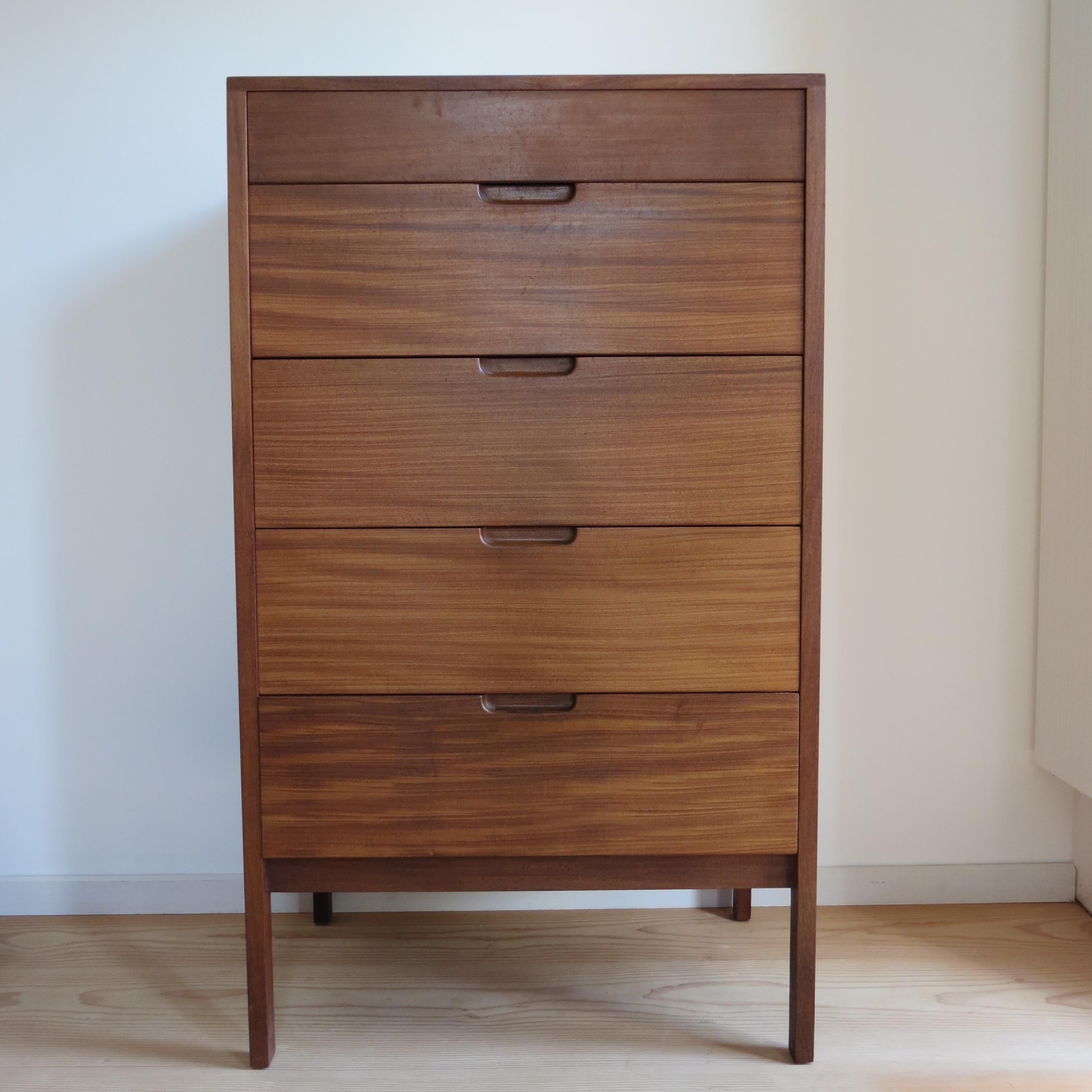 A very good quality mid-century chest of drawers, designed by Richard Hornby and produced by Fyne Ladye of Banbury UK in the 1960s.
Made from Afrormosia with solid Afrormosia drawer fronts and Brazilian Mahogany drawer linings and recessed handles.
