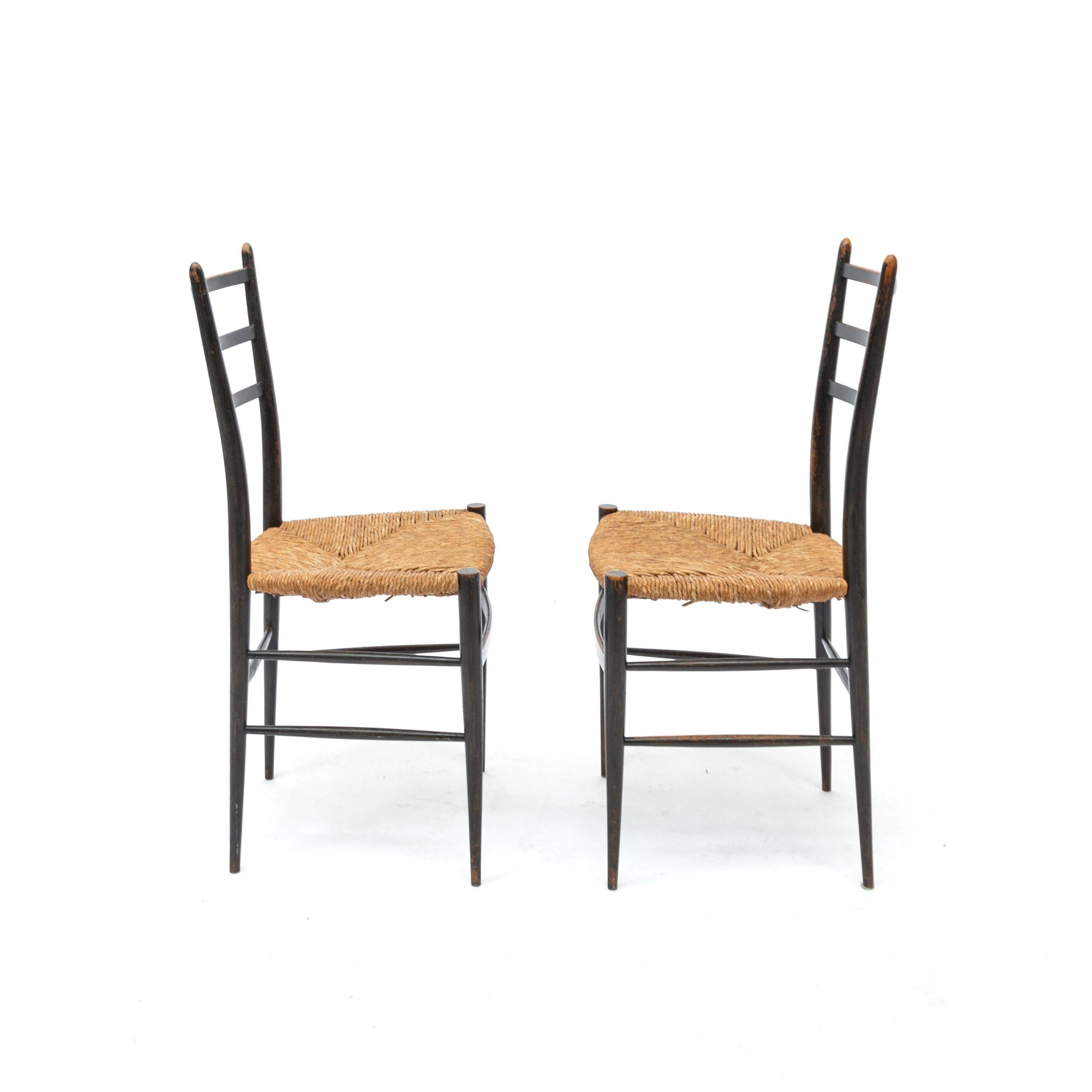 Sedie laccate in nero del periodo del Medioevo dopo Gio Ponti, Italia, set, anni '50 in vendita 2