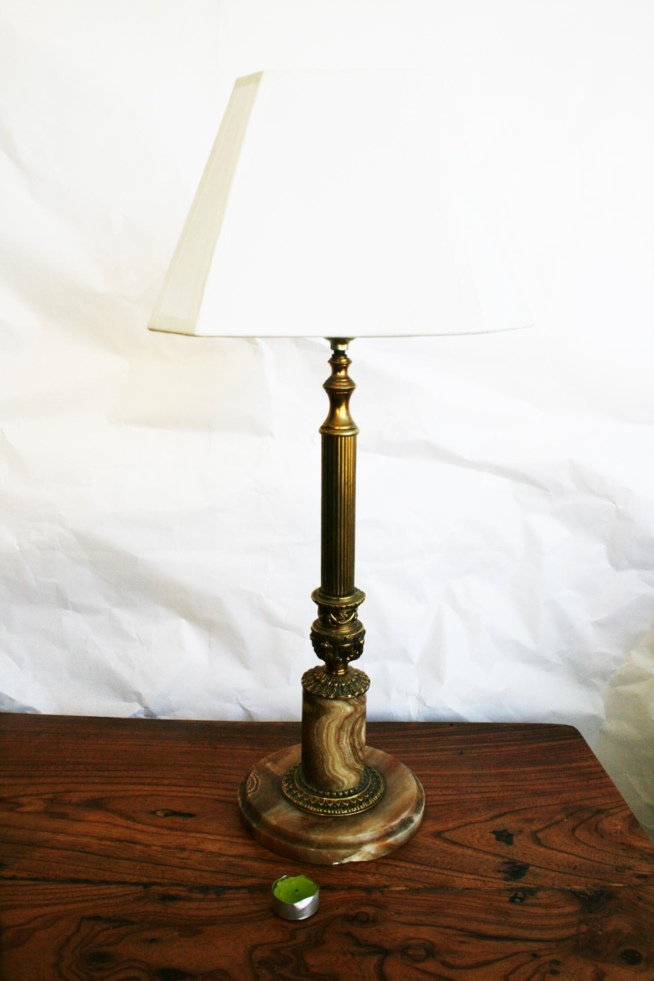 Table Lamp Alabaster Onix Caramel and Brass Large Column Early 20th Century For Sale 14