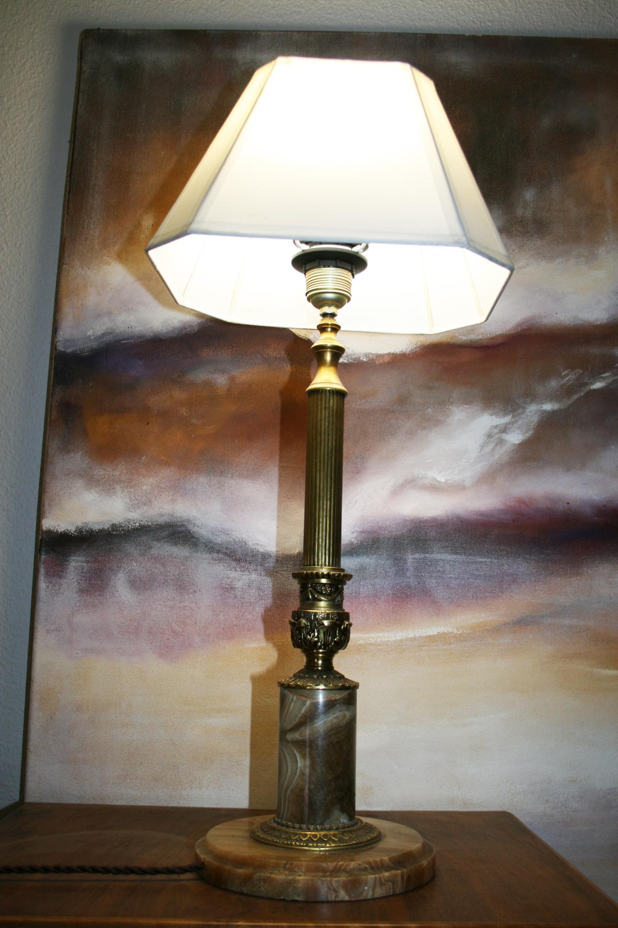 Table Lamp Alabaster Onix Caramel and Brass Large Column Early 20th Century For Sale 5