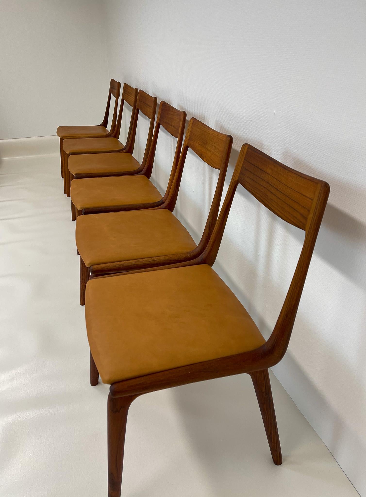 Midcentury Alfred Christiansen Teak and Leather 'Boomerang' Chairs 6