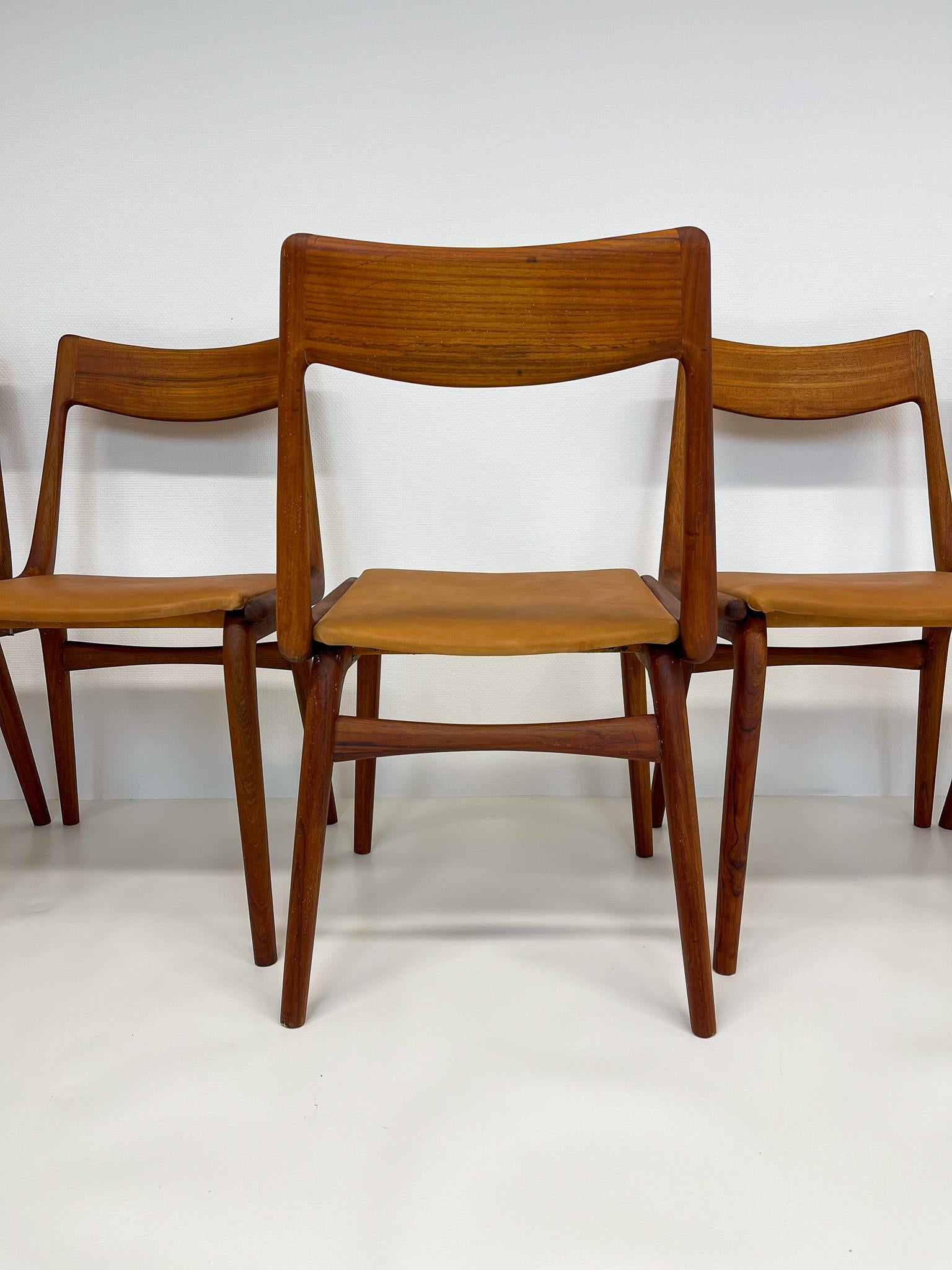 Midcentury Alfred Christiansen Teak and Leather 'Boomerang' Chairs 10