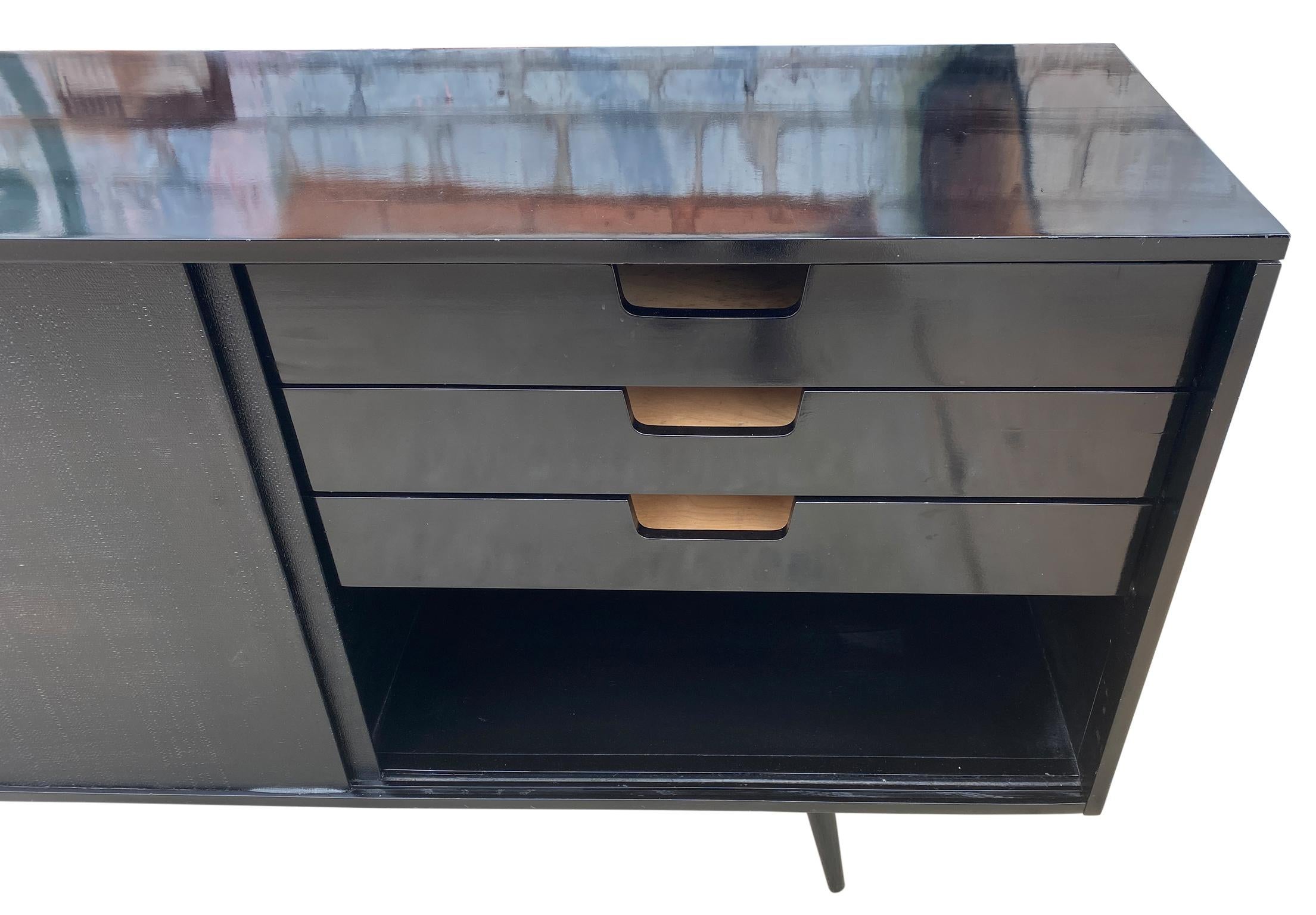 20th Century Midcentury All Black Credenza Paul McCobb Planner Group #1514 Black Lacquer For Sale
