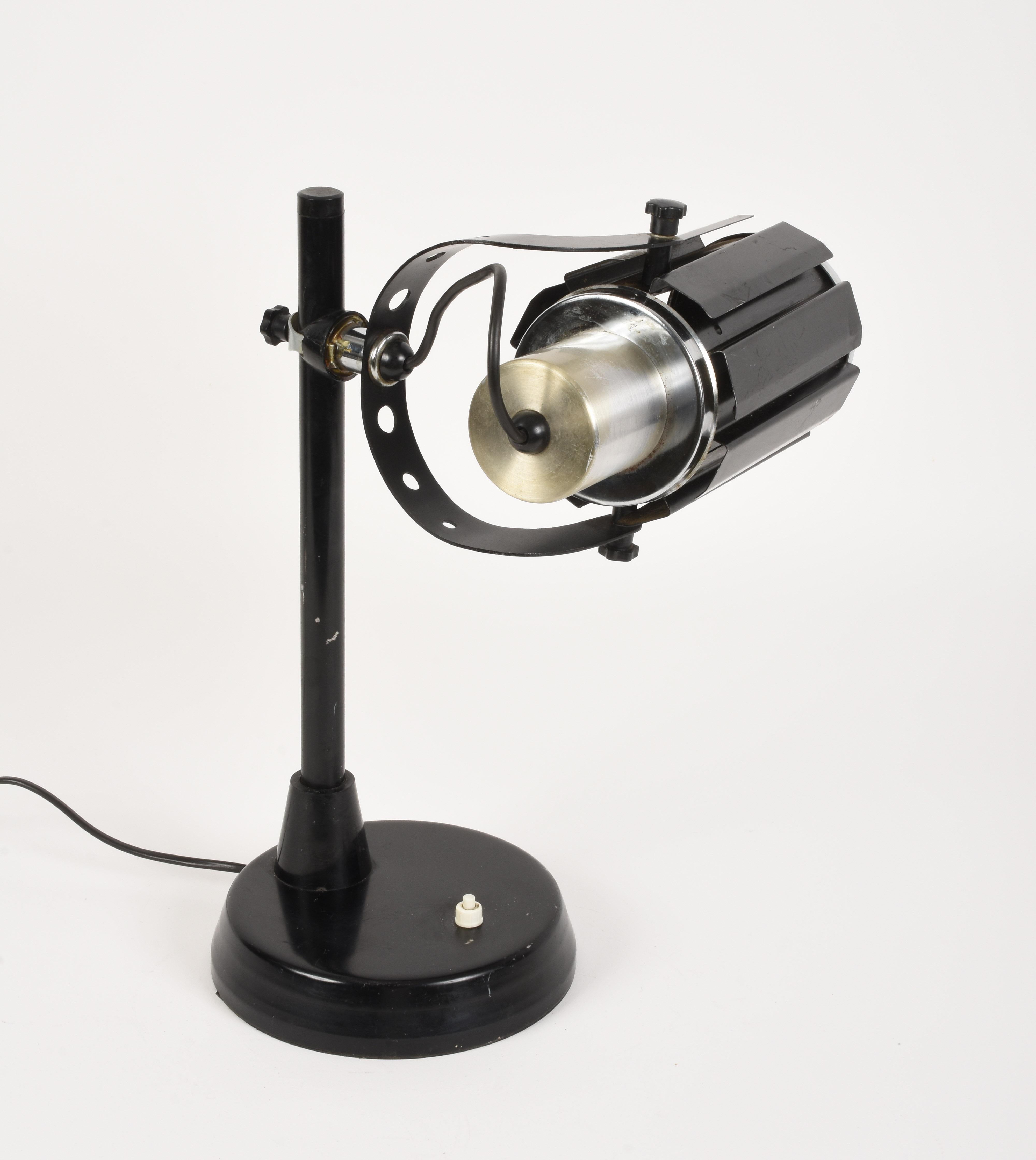 Midcentury Aluminium and Metal Italian Table Lamp in the Style of Torlasco 1960s For Sale 1