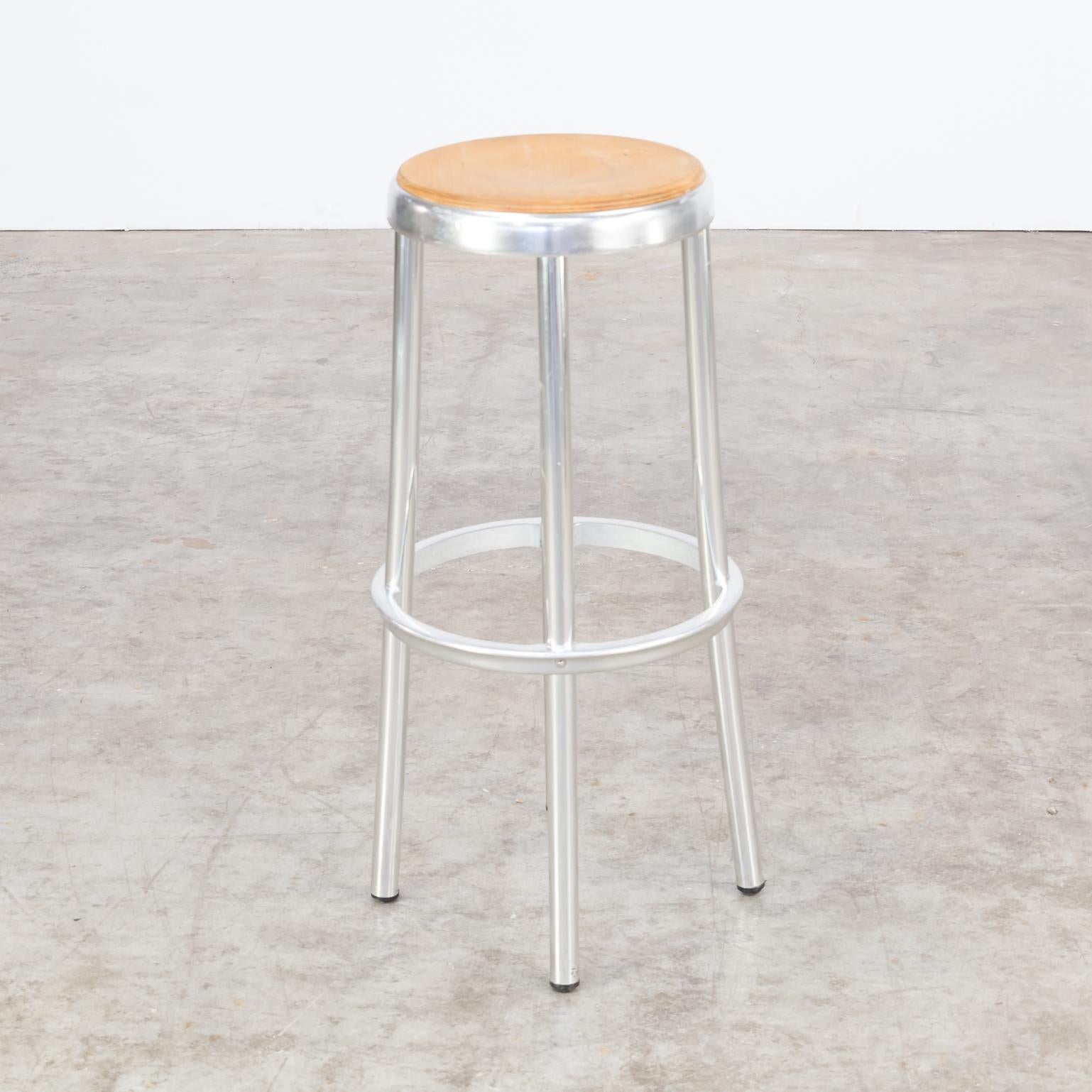 Midcentury Aluminium Framed Wooden Seated Stools Set of 2 In Good Condition For Sale In Amstelveen, Noord