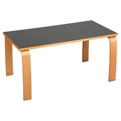Escritorio o mesa de comedor Alvar Aalto de mediados de siglo en laminado negro y haya, años 70
