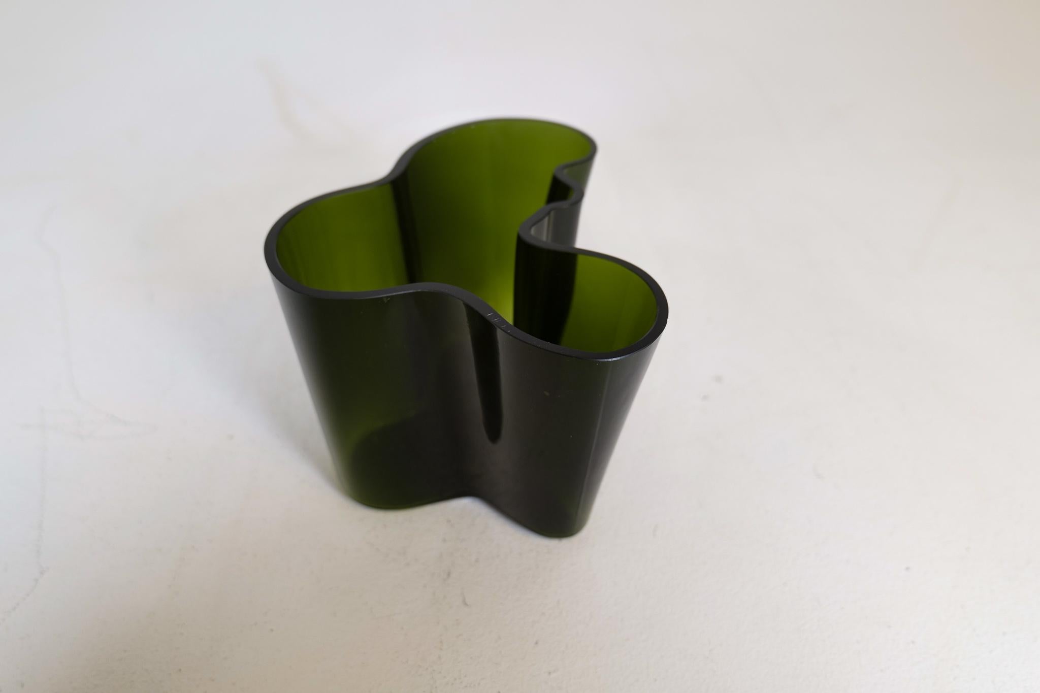 Glass Midcentury Alvar Aalto Large Green 3030 Savoy Vase in Dark Green Iittala 1950s