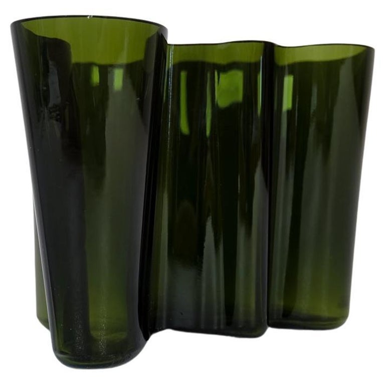 Alvar Aalto for Iittala Savoy 3030 dark green vase, mid-20th century, offered by Balder Design