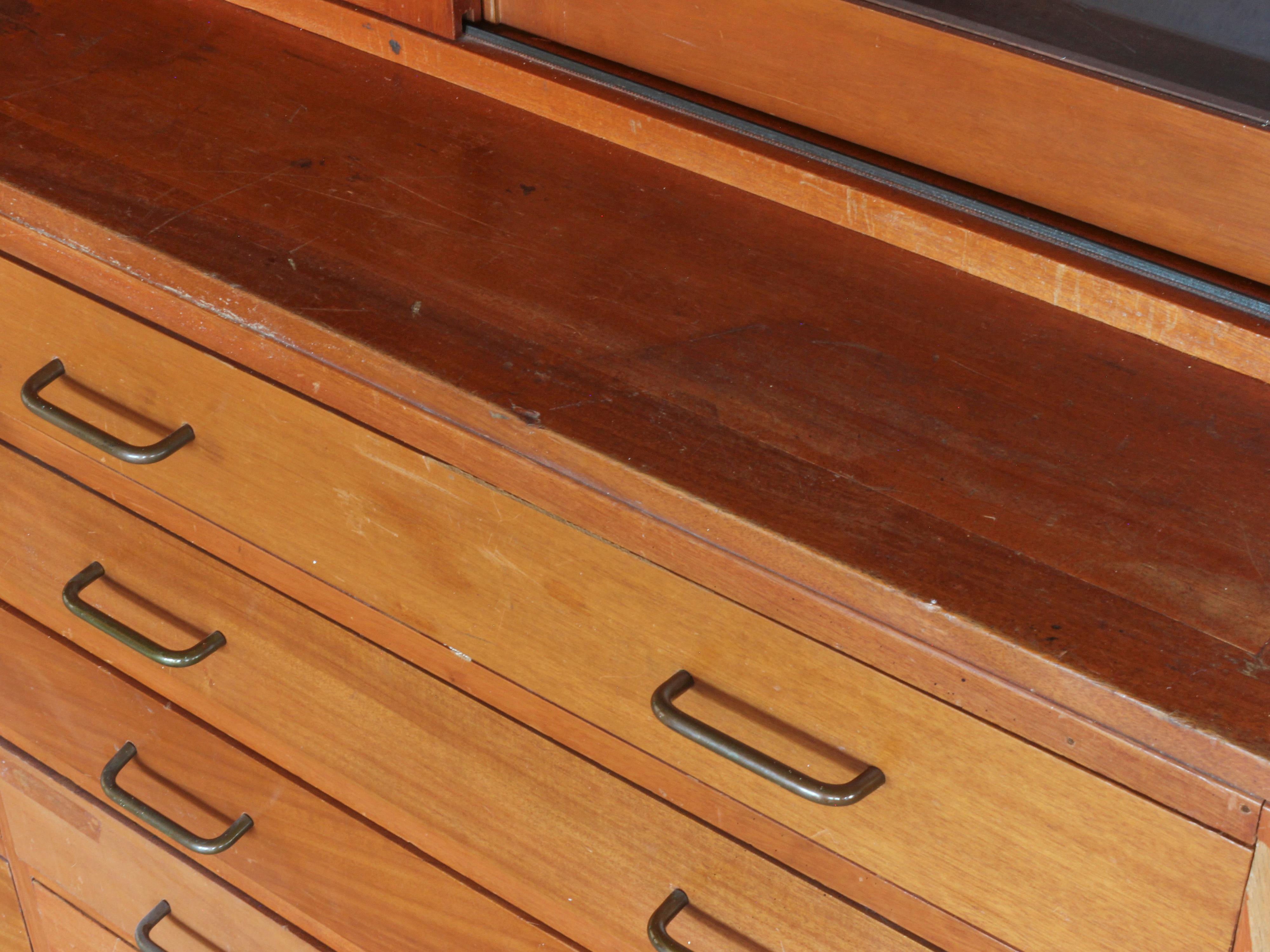 Midcentury American Mahogany Bookcase For Sale 7