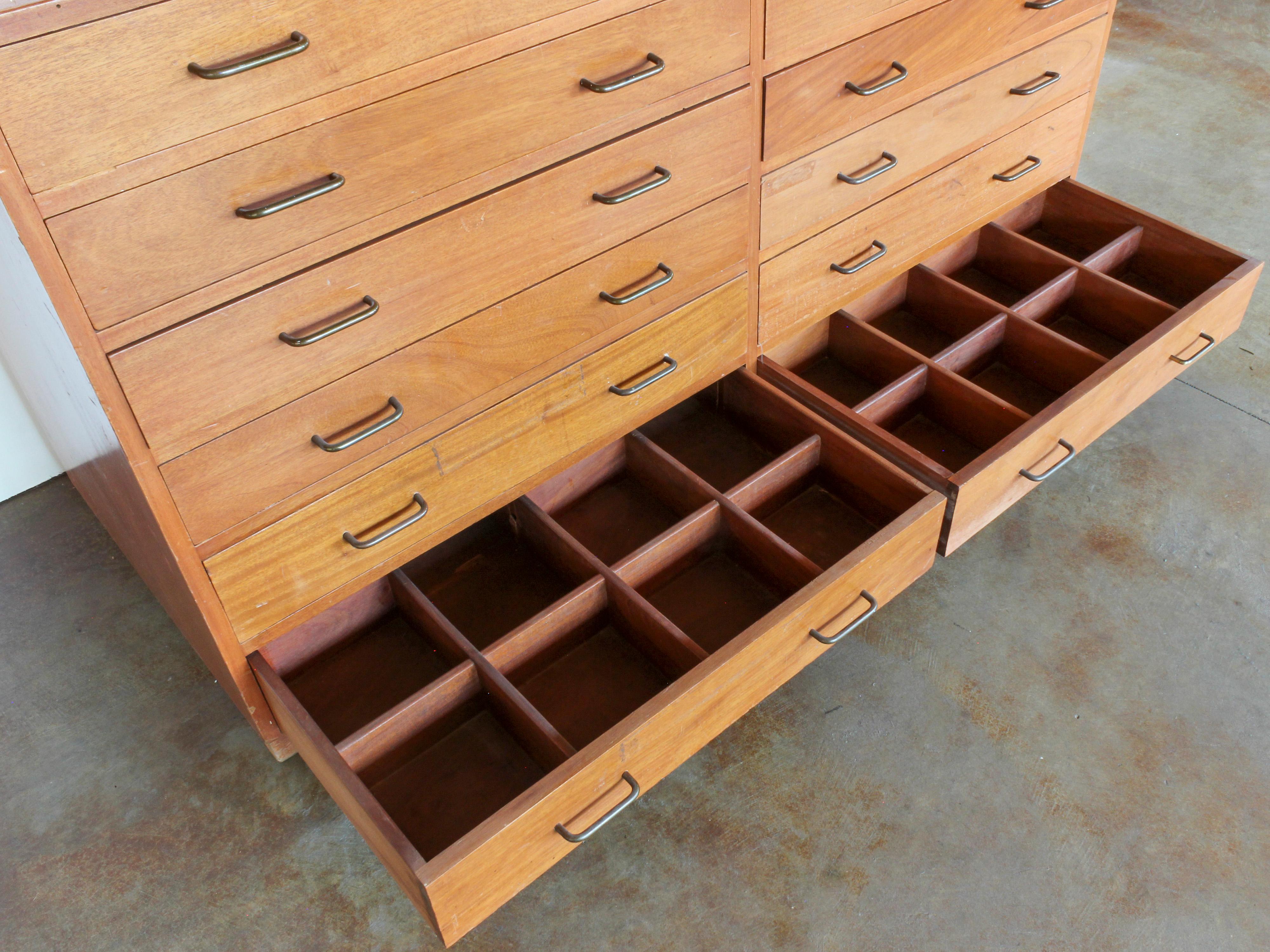 Midcentury American Mahogany Bookcase For Sale 10