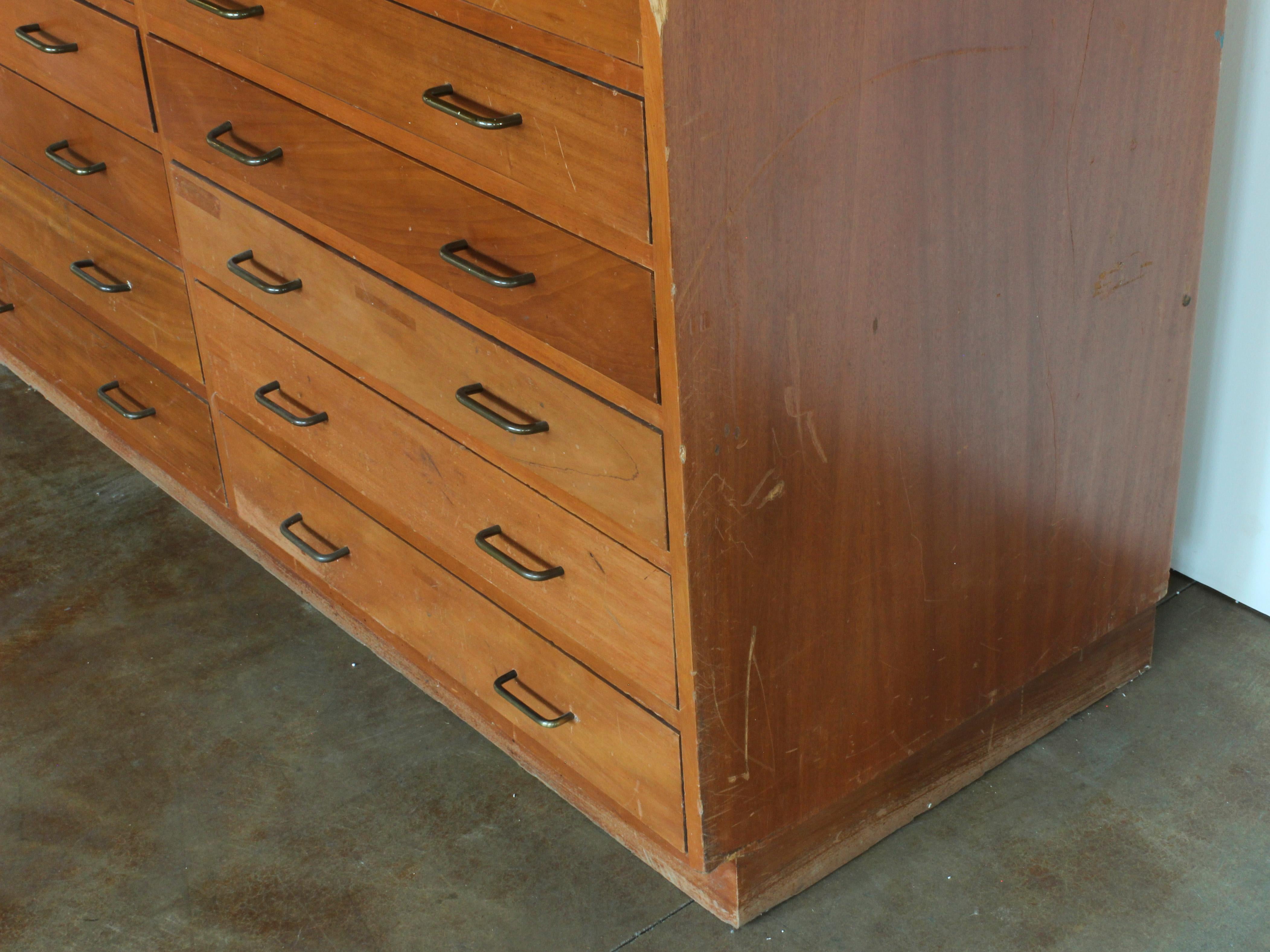 Midcentury American Mahogany Bookcase For Sale 1