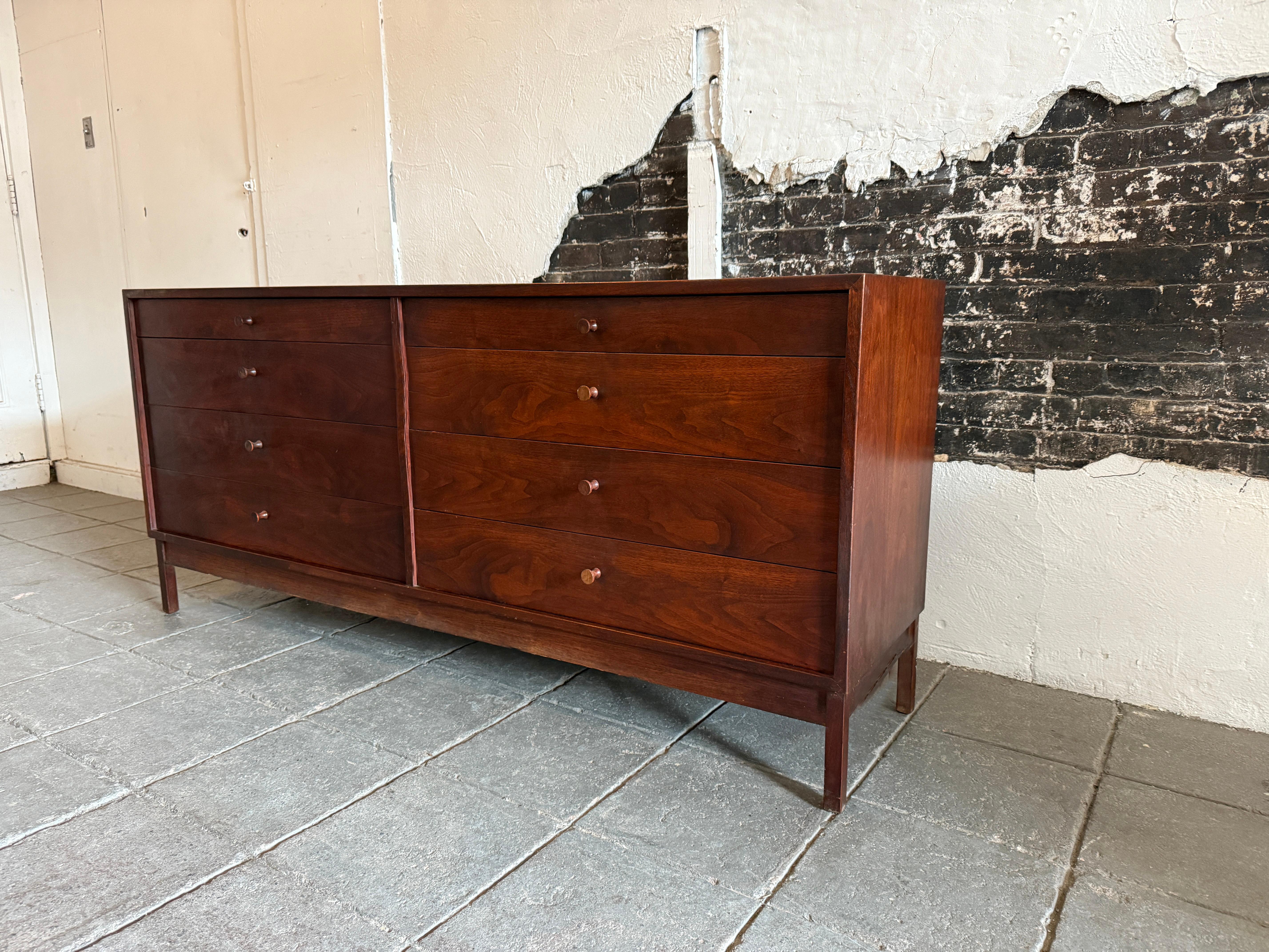Woodwork Midcentury American Studio Craft Walnut 8-Drawer Dresser by Richard Artschwager
