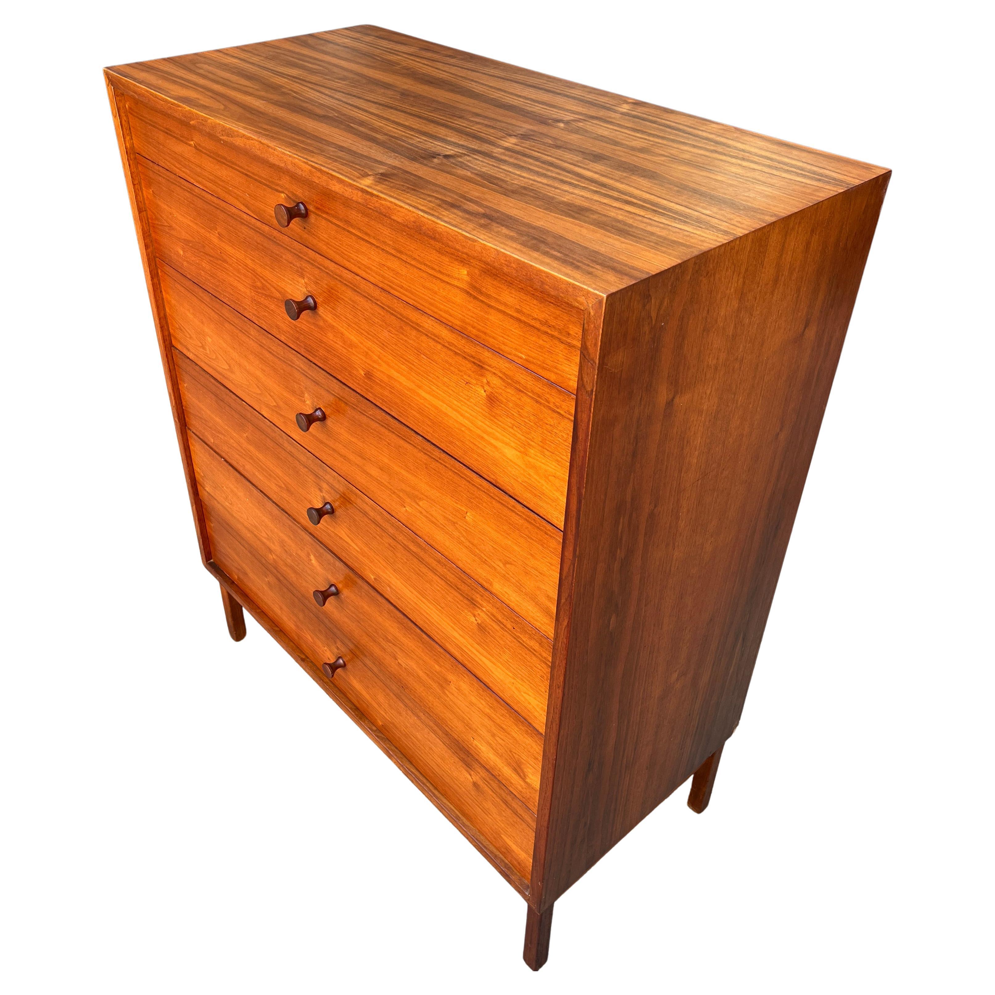 Midcentury American Studio Crafted Walnut 6 Drawer Dresser In Good Condition For Sale In BROOKLYN, NY