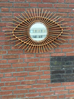 Wandspiegel aus der Mitte des Jahrhunderts und handgewebtem, stilvoll organischem, Augeähnlichem Schilfrohr auf Bambus