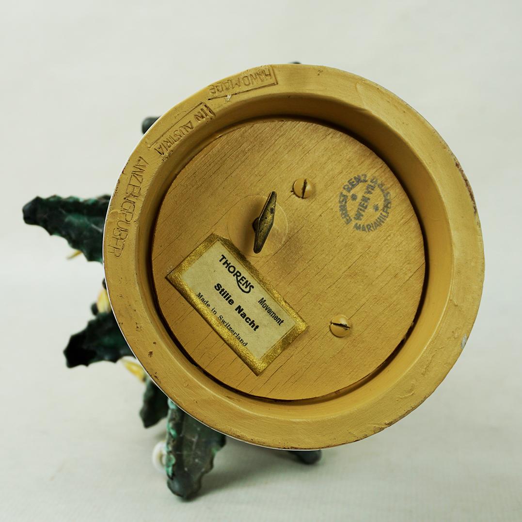 Árbol de Navidad de cerámica Anzengruber de mediados de siglo con muñeco Noche de Paz en venta 1