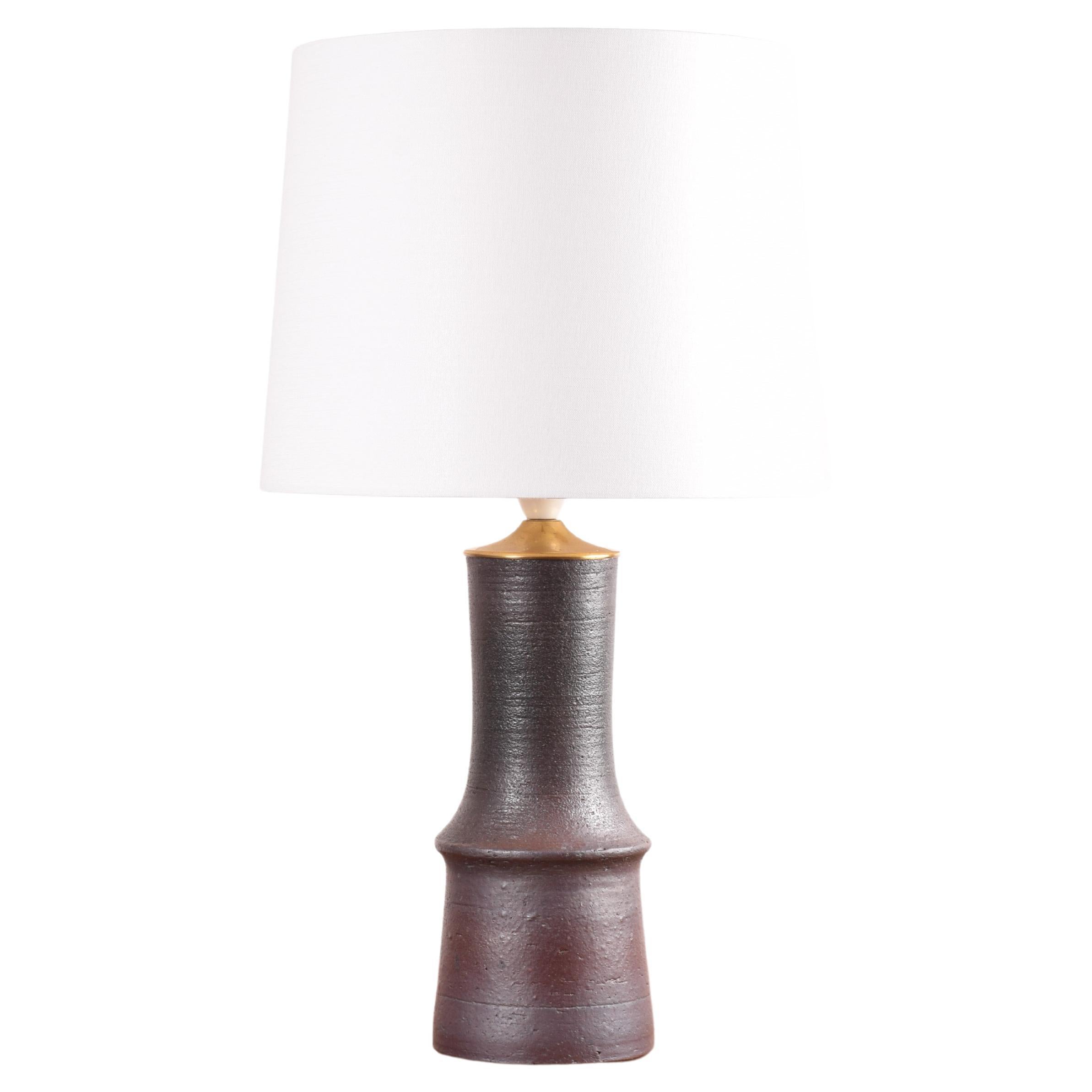 Midcentury Arabia Finland Tall Table Lamp Brown with Brass, Liisa Hallamaa 1960s For Sale