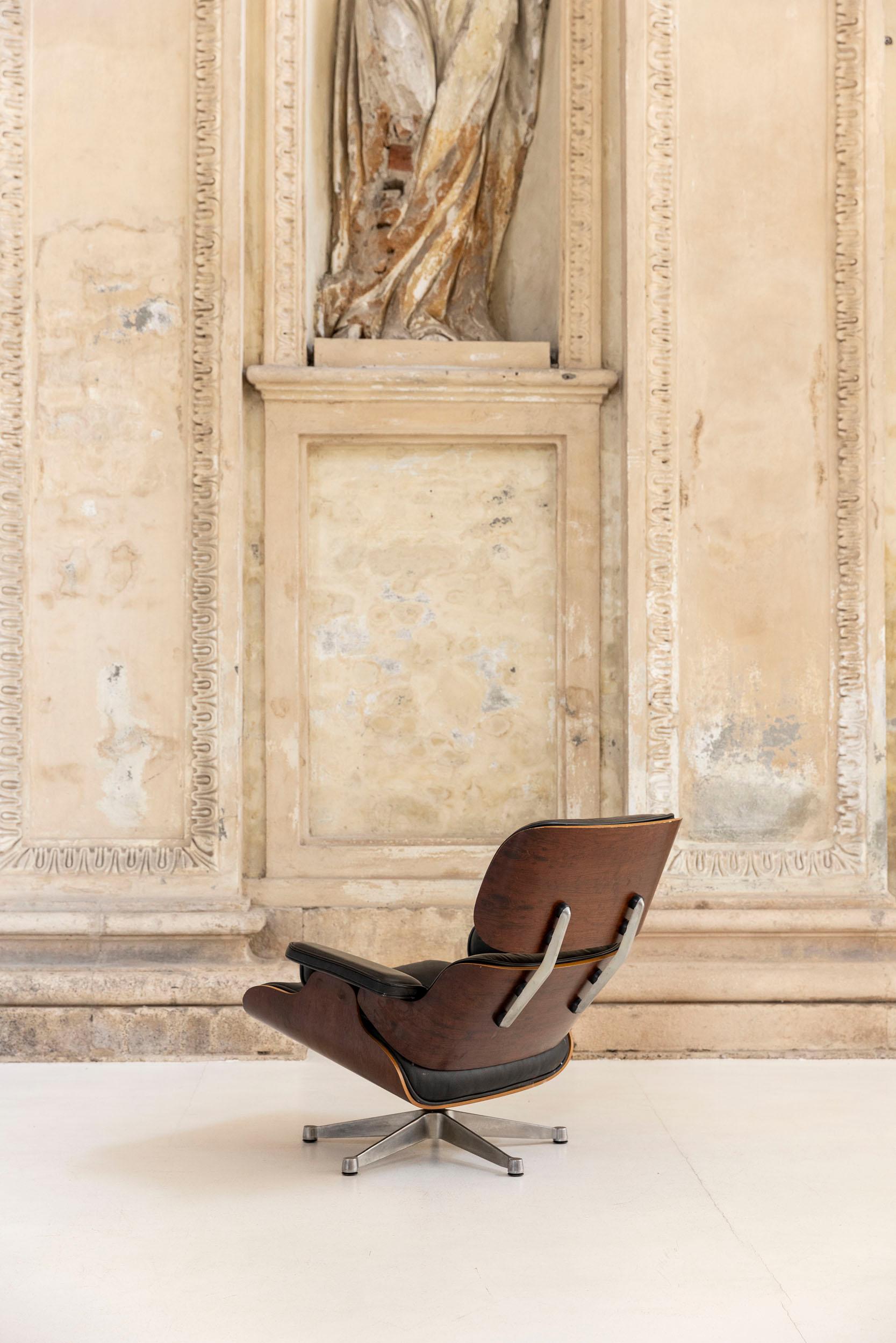 Midcentury armchair by Charles e Ray Eames for ICF, Italy 1960 For Sale 1
