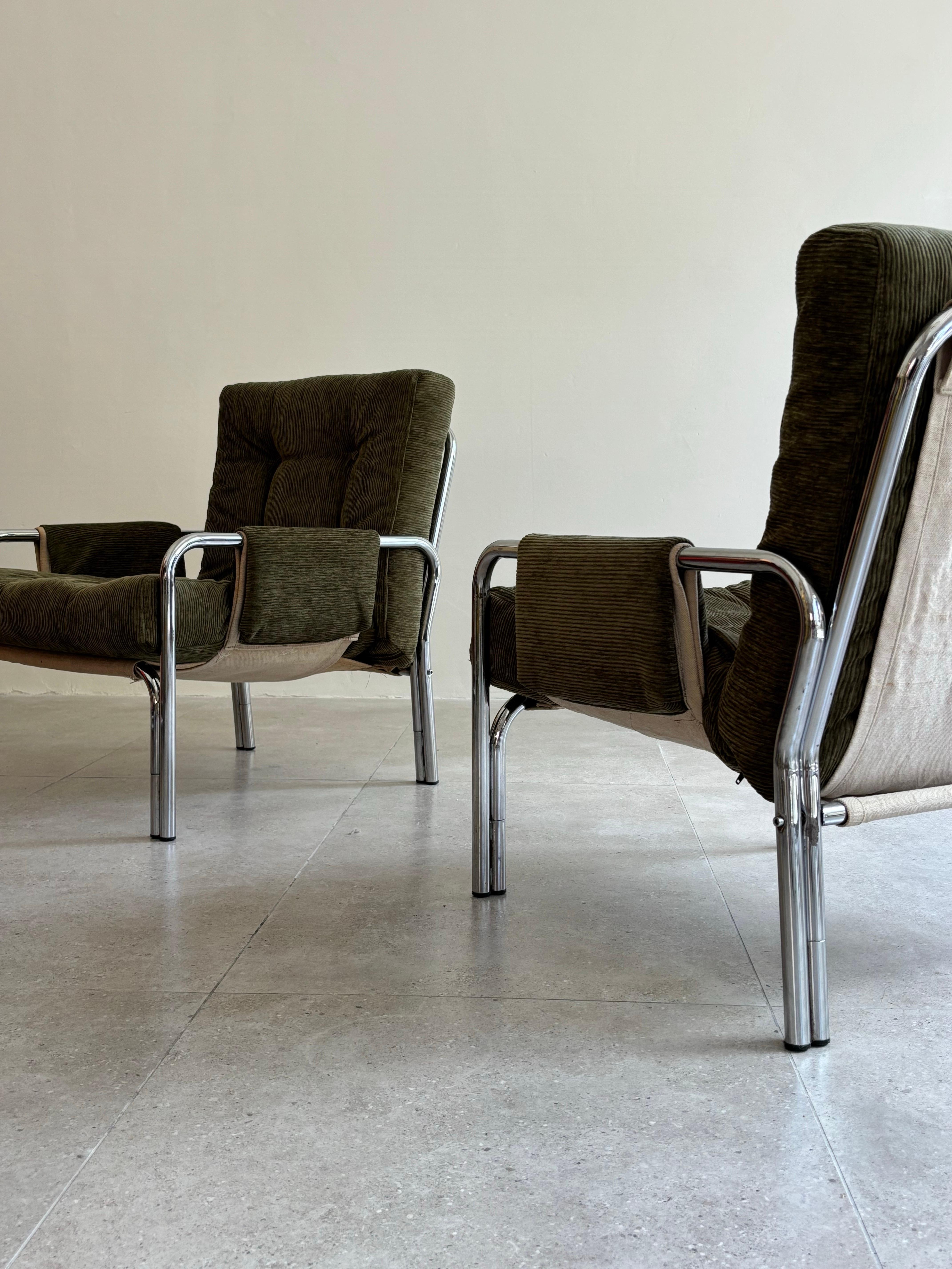 Poltrona di metà secolo disegnata da Gae Aulenti, Italia anni '60 In condizioni discrete in vendita a Tel Aviv-Yafo, Tel Aviv District